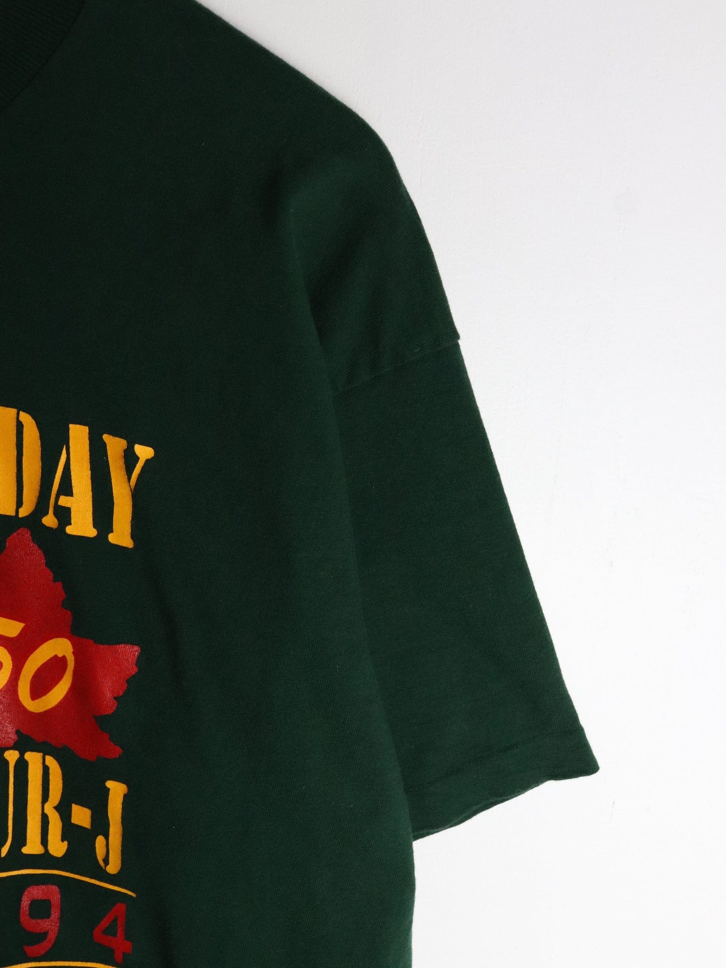 Vintage Canadian War Museum T Shirt Mens XL Green from propervintagecanada