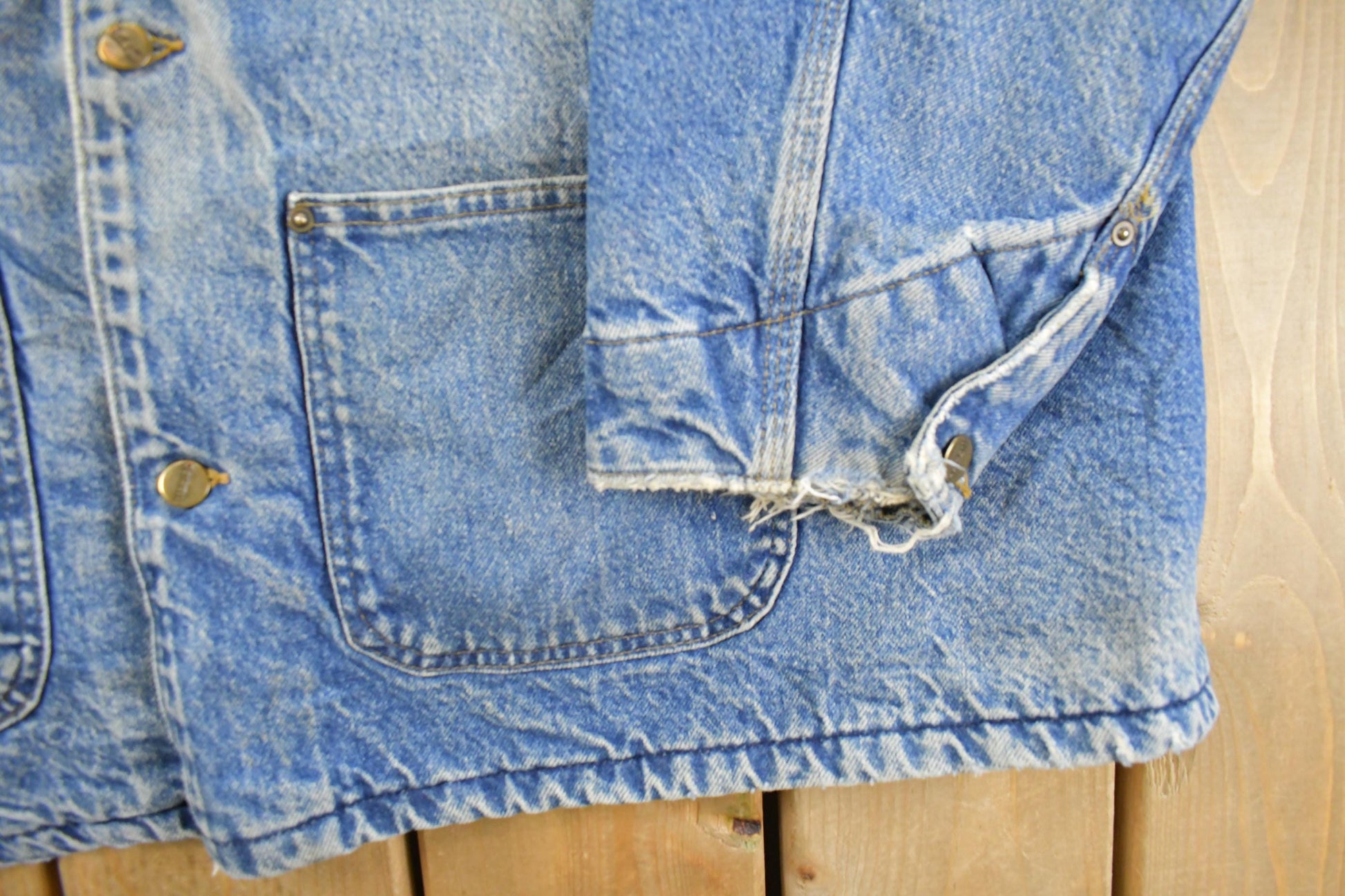 Vintage Carhartt Denim Chore Jacket Blanket Lined Jacket Men's 2XL from propervintagecanada