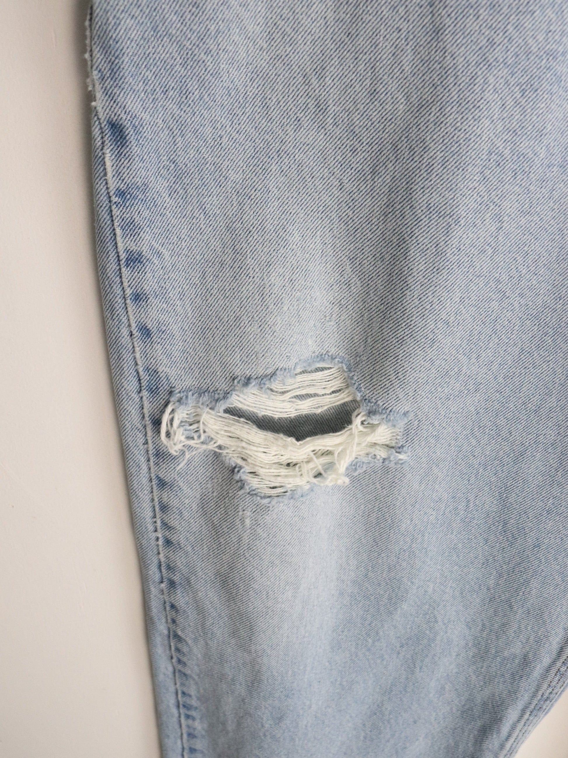 Vintage Carhartt Denim Jeans Mens 38 x 30 Blue from propervintagecanada