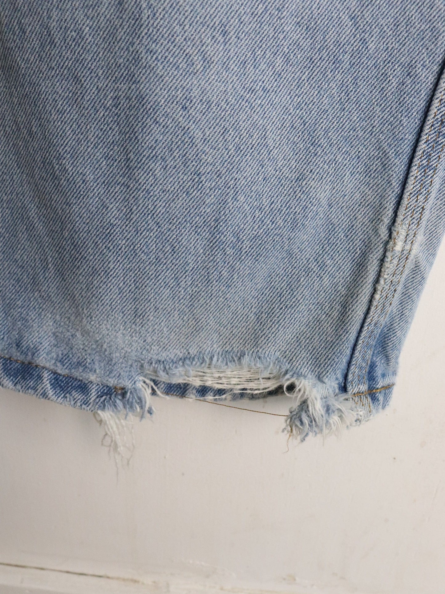 Vintage Carhartt Denim Jeans Mens 38 x 30 Blue from propervintagecanada