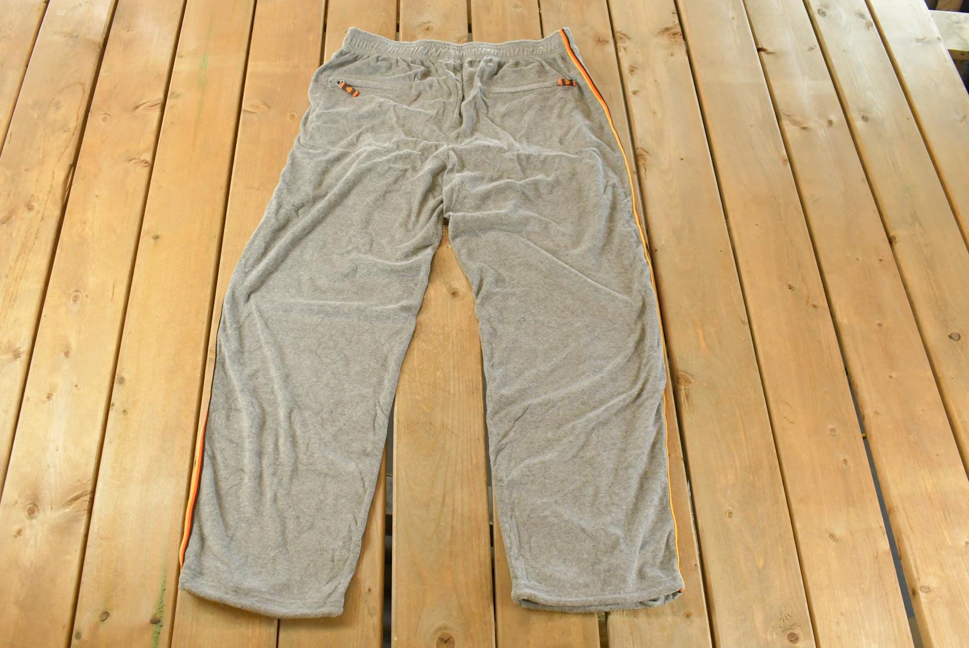 Vintage Deadstock Y2K Akademiks Stadium Division Polo Shirt & Sweatpants Set Men's XL from propervintagecanada
