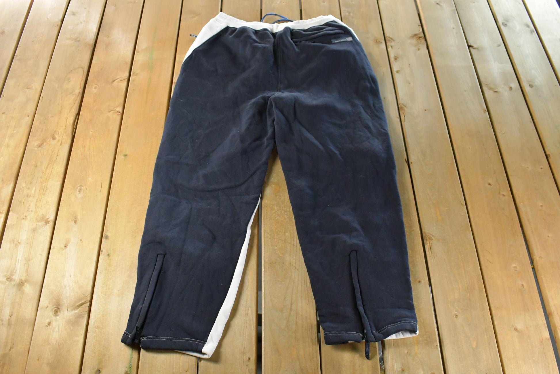 Vintage Deadstock Y2K Akademiks Stadium Embroidered Hoodie & Pants Set Men's 2XL from propervintagecanada