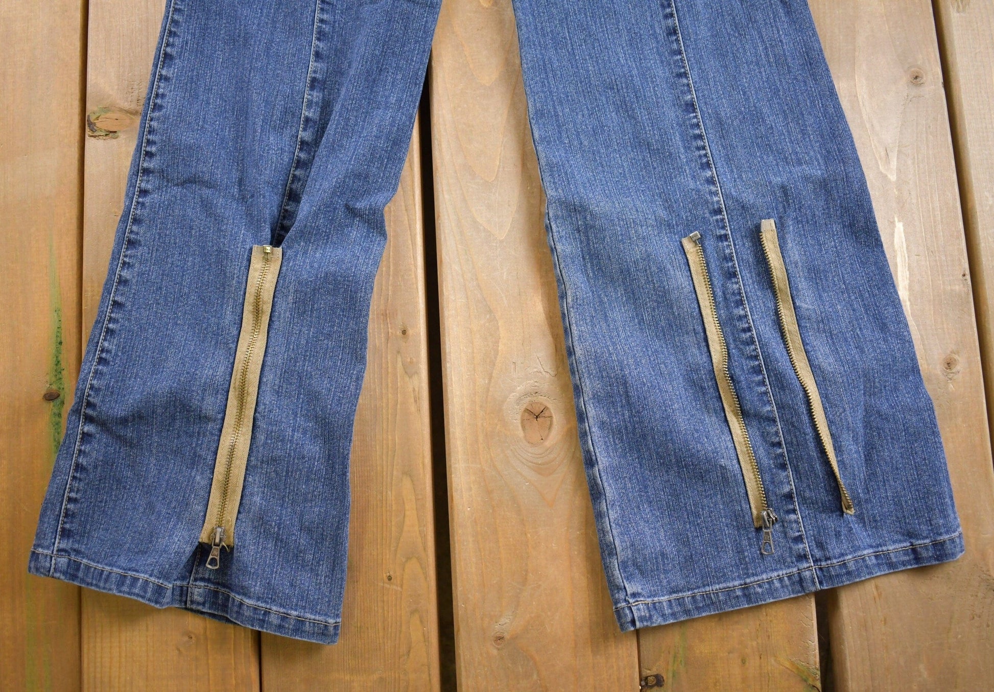 Vintage Deadstock Y2K Parasuco Flared Lowrise Cargo Jeans from propervintagecanada