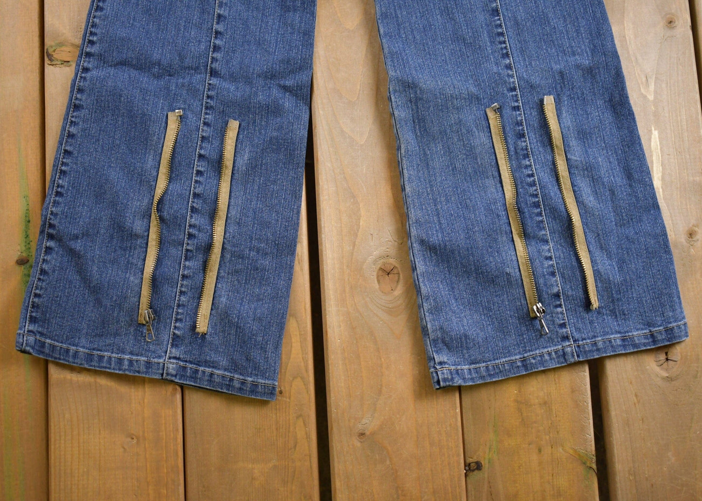 Vintage Deadstock Y2K Parasuco Flared Lowrise Cargo Jeans from propervintagecanada