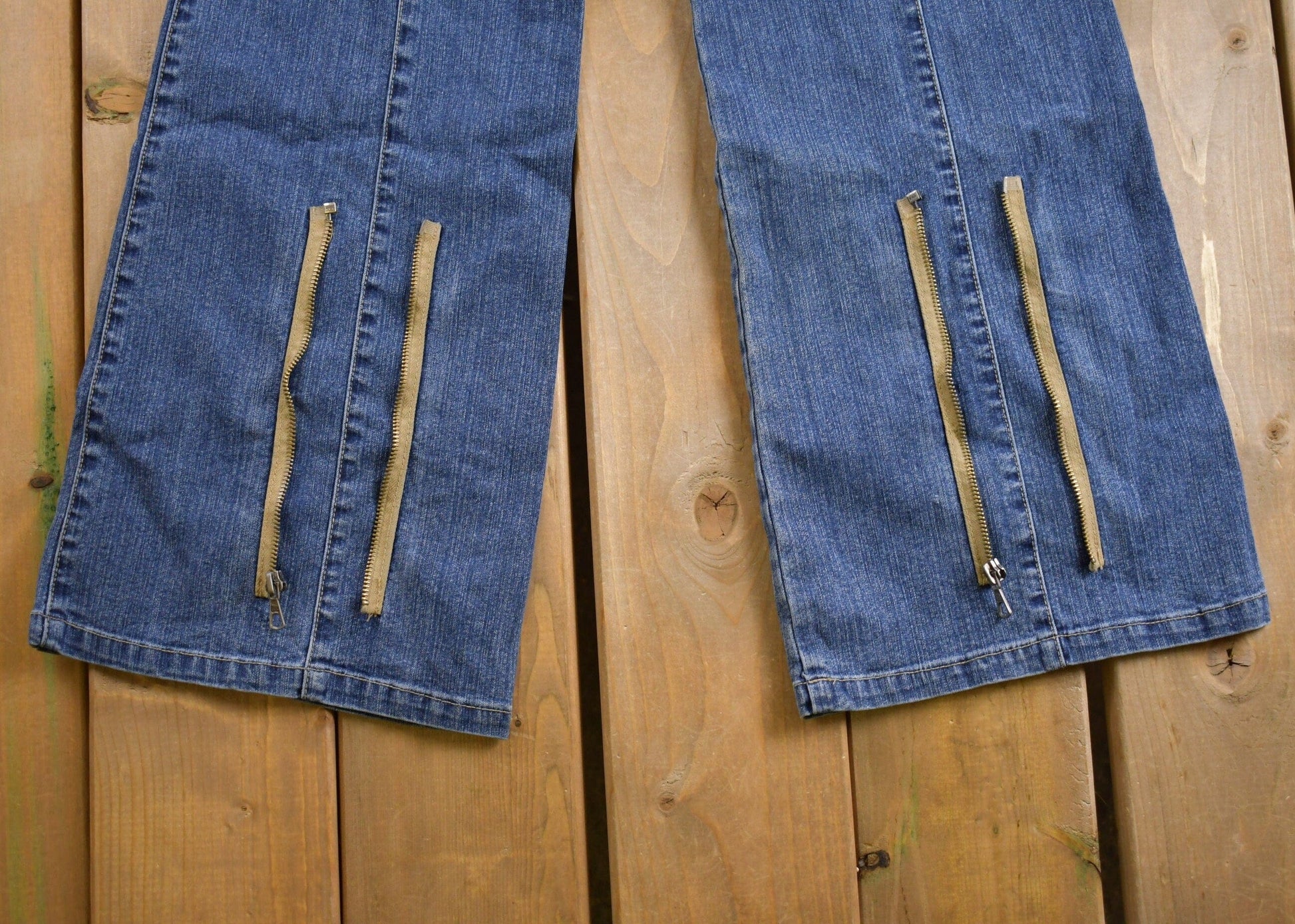 Vintage Deadstock Y2K Parasuco Flared Lowrise Cargo Jeans from propervintagecanada