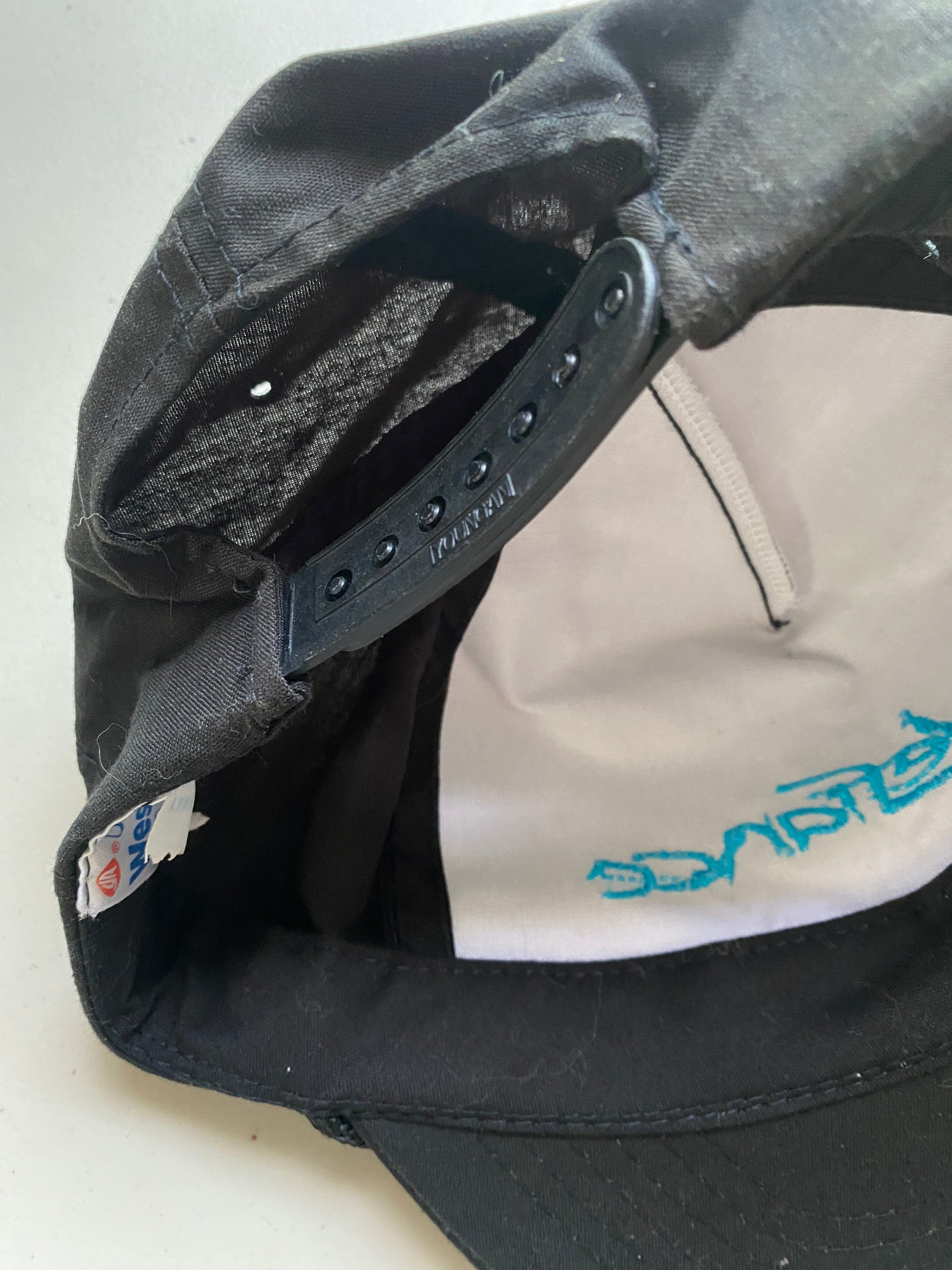 Vintage Defiance Hat Adult Black Snap Back from propervintagecanada