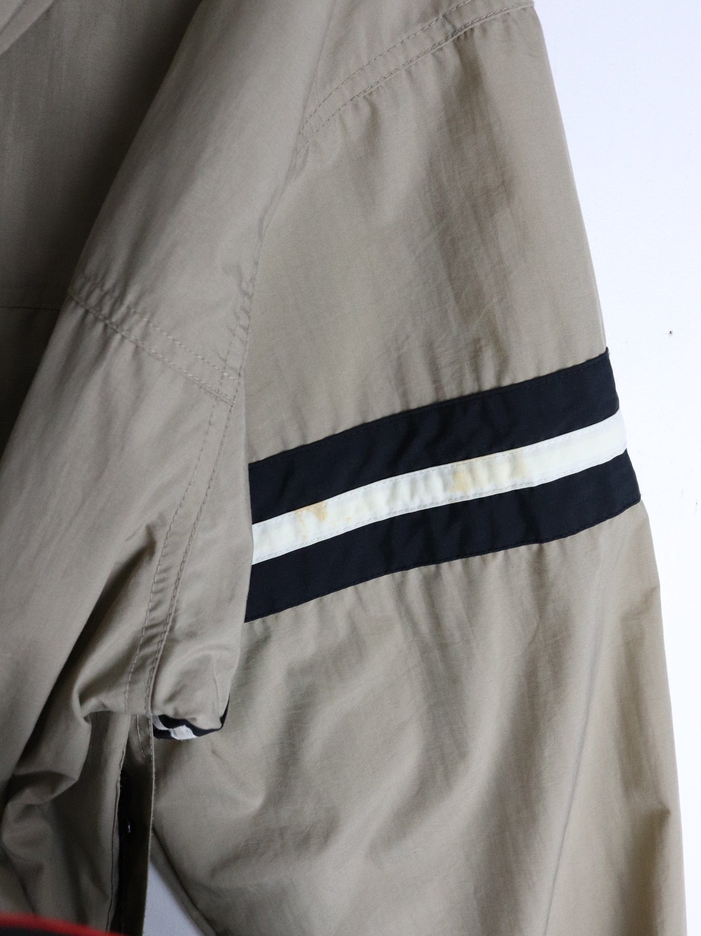 Vintage Disney Windbreaker Mens Medium Beige Anorak from propervintagecanada