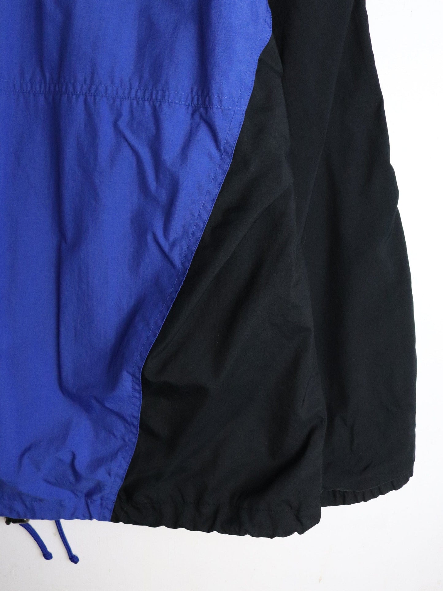 Vintage Fila Windbreaker Mens Large Blue from propervintagecanada