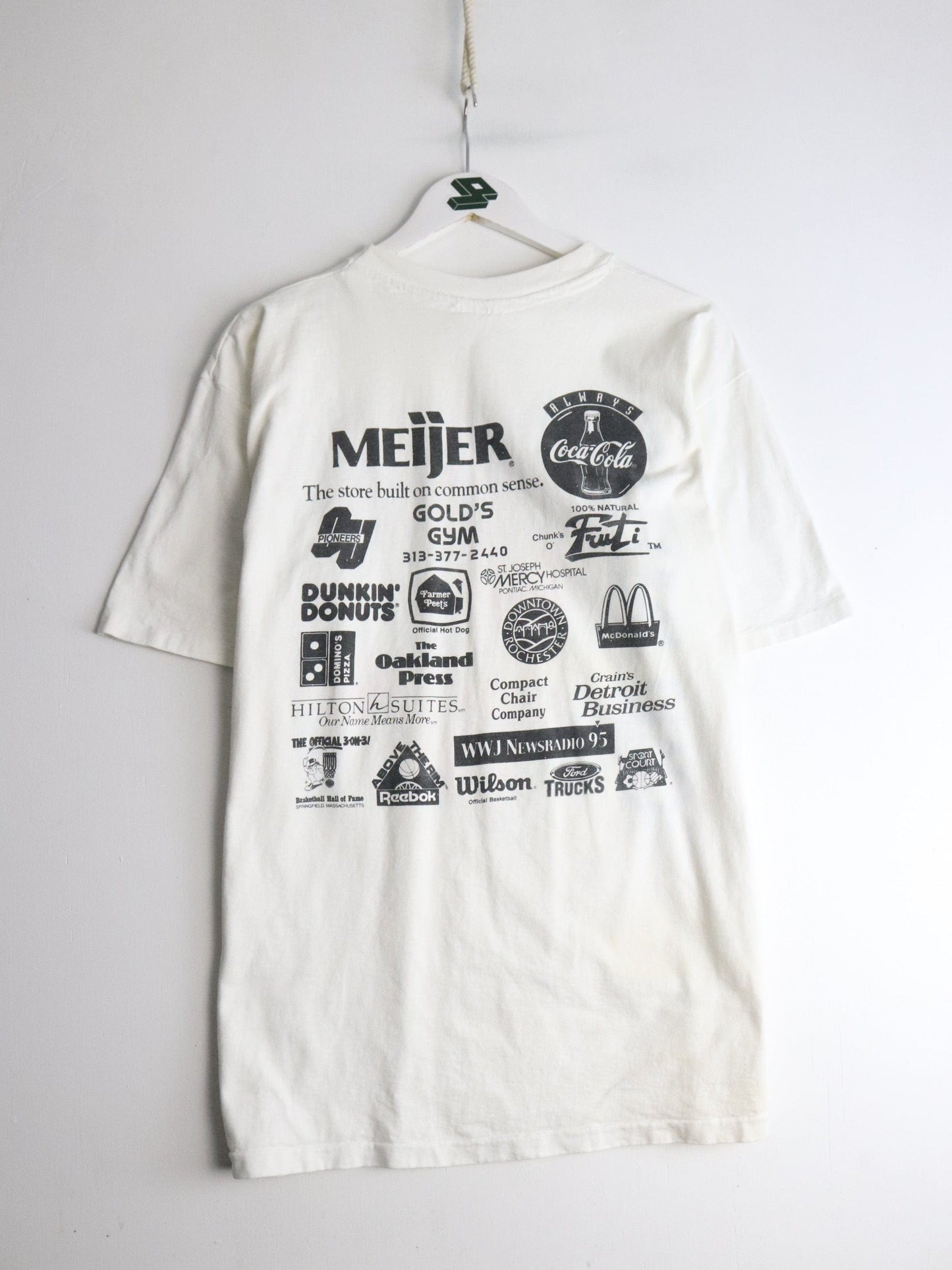 Vintage Gus Maker Basketball T Shirt Mens XL White from propervintagecanada