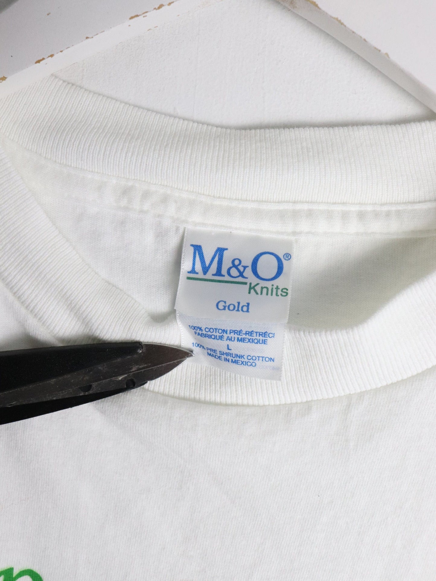 Vintage Humane Society T Shirt Mens Large White Happy Holidays from propervintagecanada