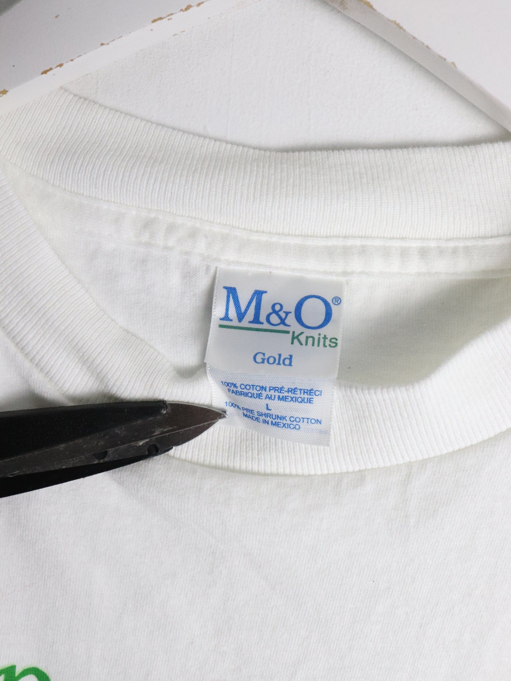 Vintage Humane Society T Shirt Mens Large White Happy Holidays from propervintagecanada