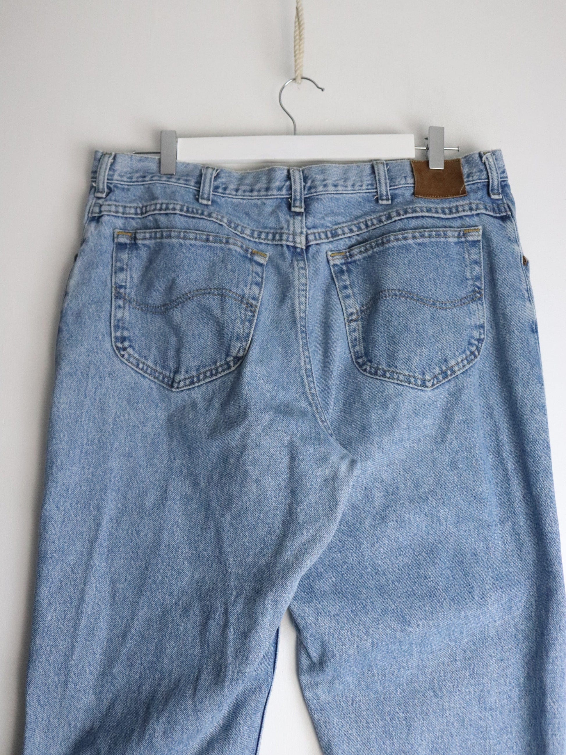 Vintage Lee Pants Mens 36 x 32 Blue Denim Jeans from propervintagecanada