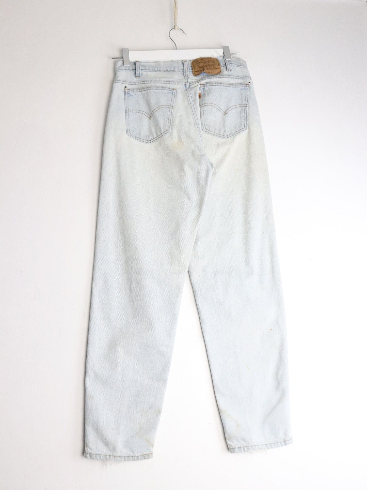 Vintage Levi's Denim Jeans Mens 30 x 30 Blue 550 Relaxed Tapered from propervintagecanada