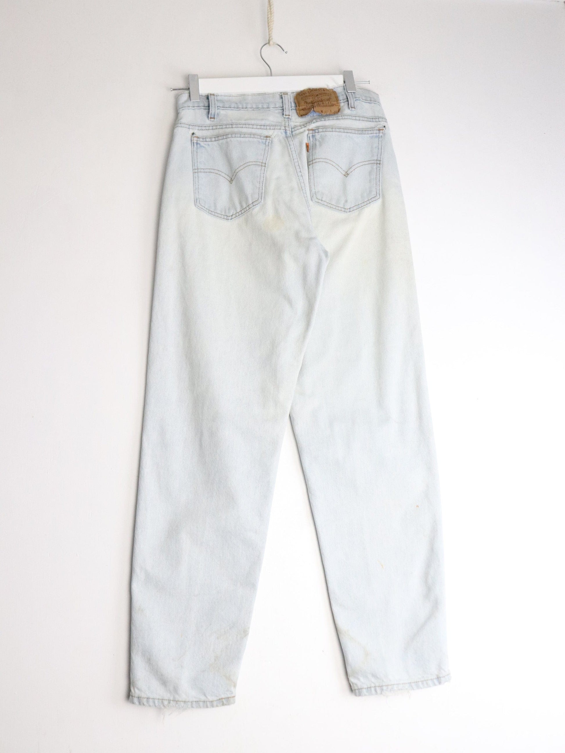 Vintage Levi's Denim Jeans Mens 30 x 30 Blue 550 Relaxed Tapered from propervintagecanada