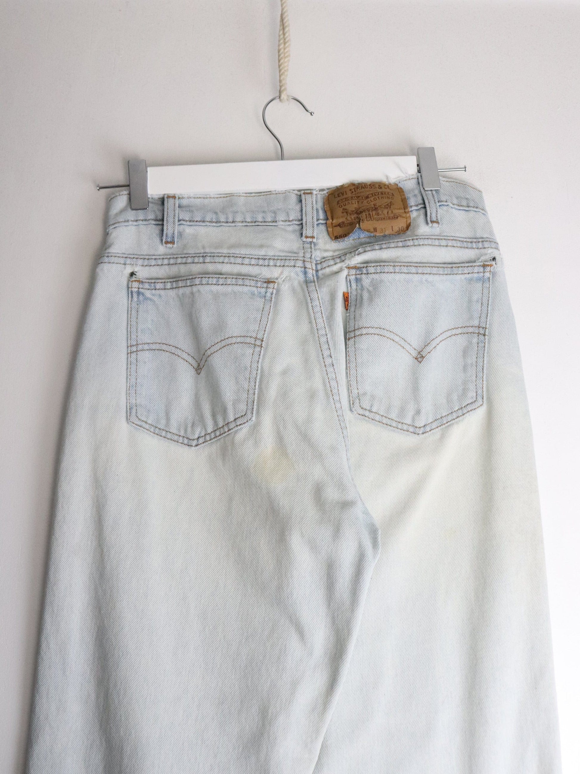 Vintage Levi's Denim Jeans Mens 30 x 30 Blue 550 Relaxed Tapered from propervintagecanada