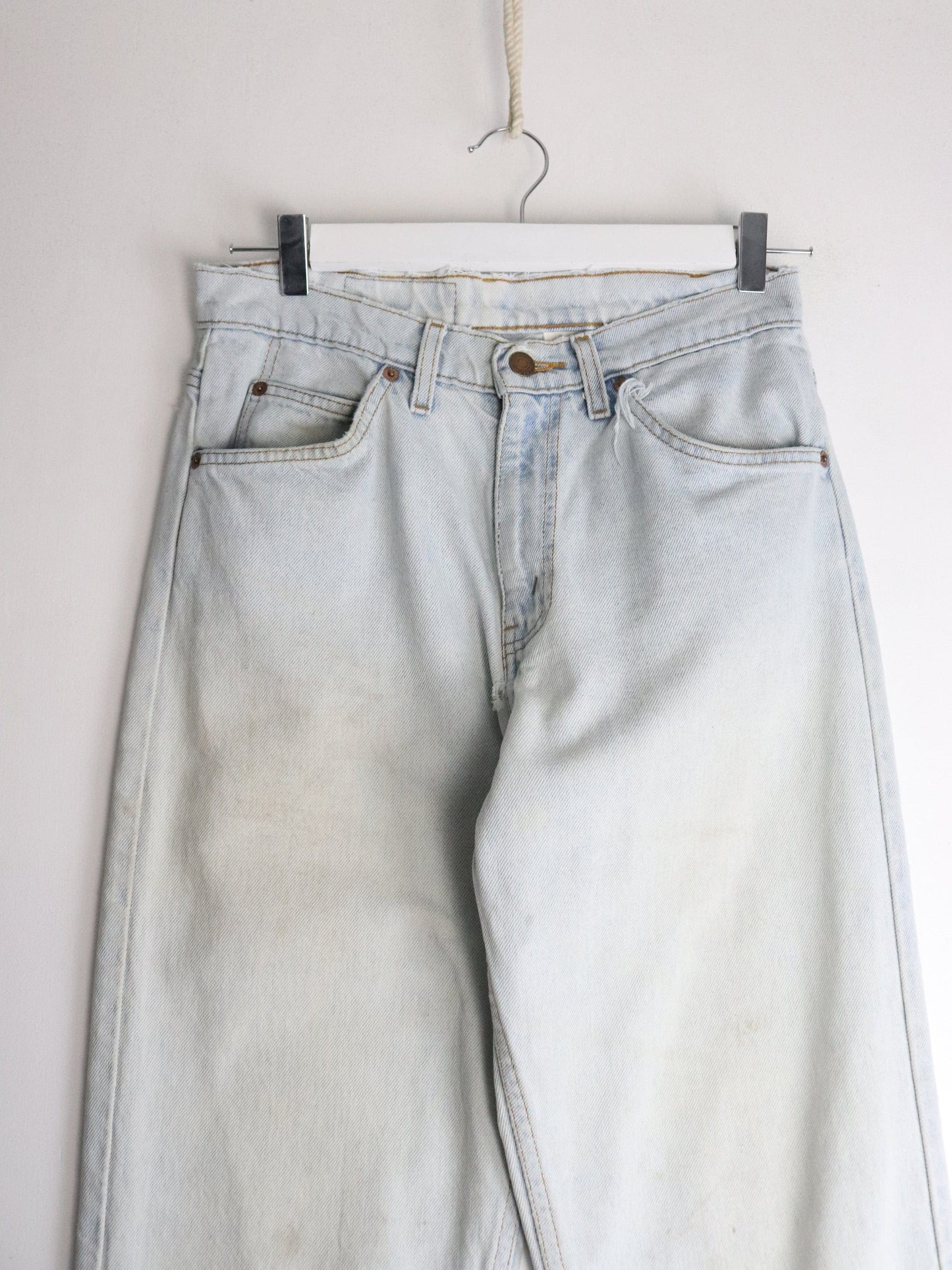 Vintage Levi's Denim Jeans Mens 30 x 30 Blue 550 Relaxed Tapered from propervintagecanada