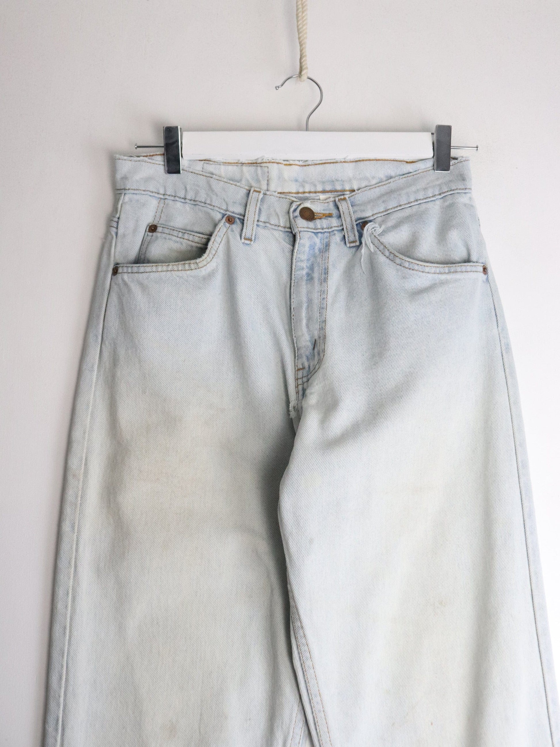 Vintage Levi's Denim Jeans Mens 30 x 30 Blue 550 Relaxed Tapered from propervintagecanada