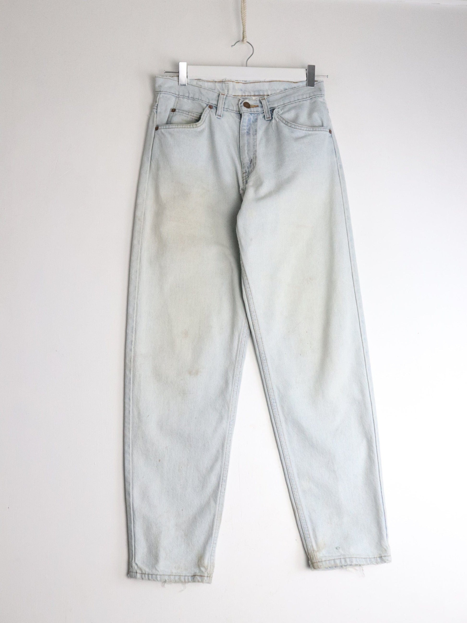 Vintage Levi's Denim Jeans Mens 30 x 30 Blue 550 Relaxed Tapered from propervintagecanada