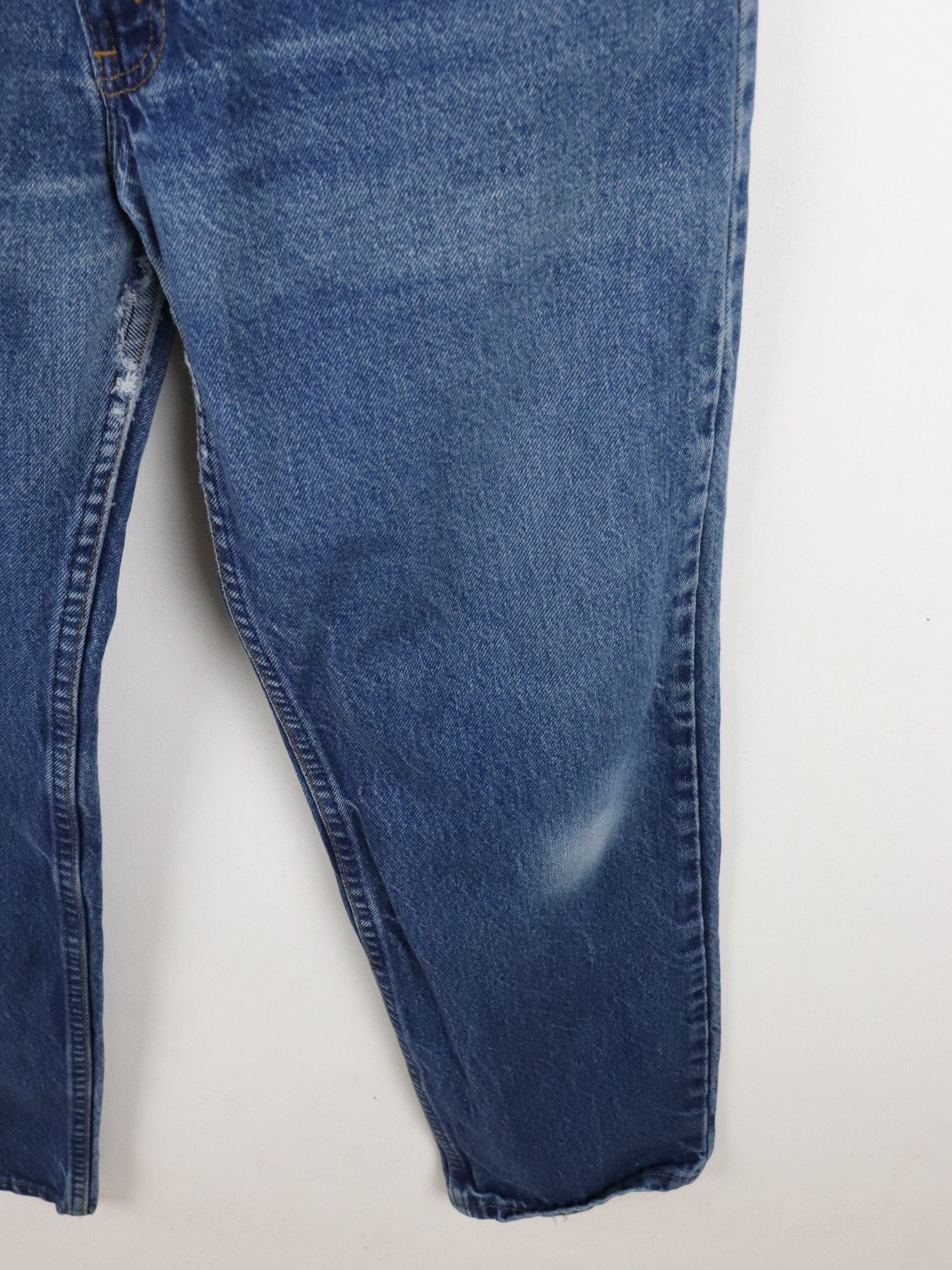 Vintage Levi's Denim Jeans Mens 33 x 30 Blue 505 Regular Fit from propervintagecanada