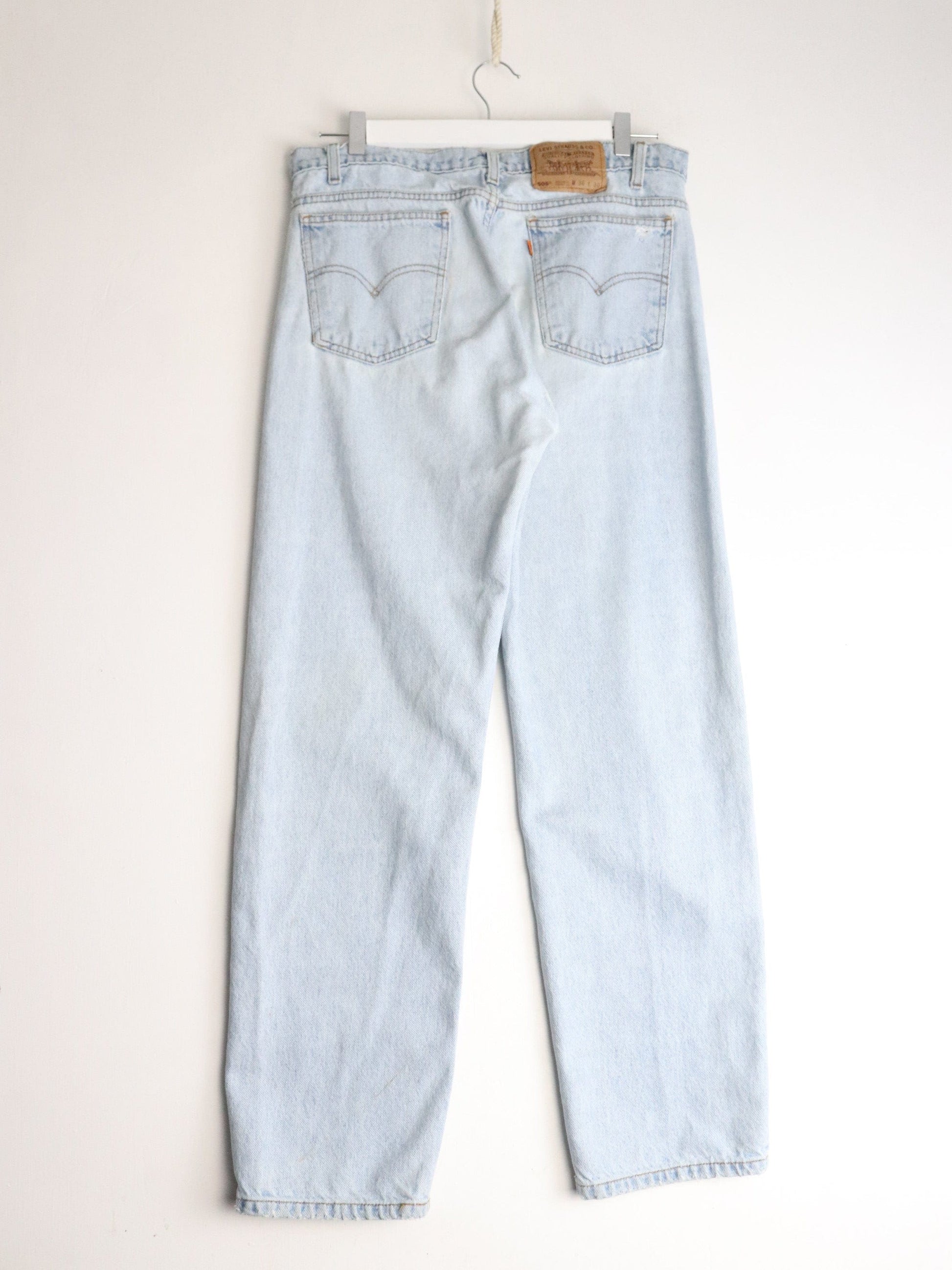 Vintage Levi's Denim Jeans Mens 36 x 30 Blue 505 Regular Straight from propervintagecanada