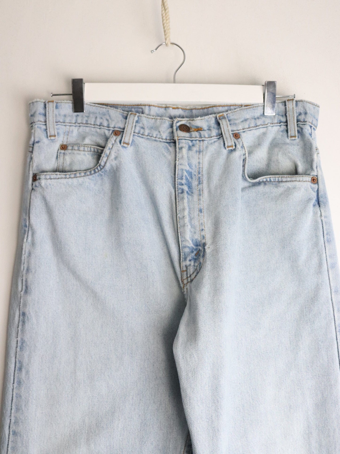 Vintage Levi's Denim Jeans Mens 36 x 30 Blue 505 Regular Straight from propervintagecanada