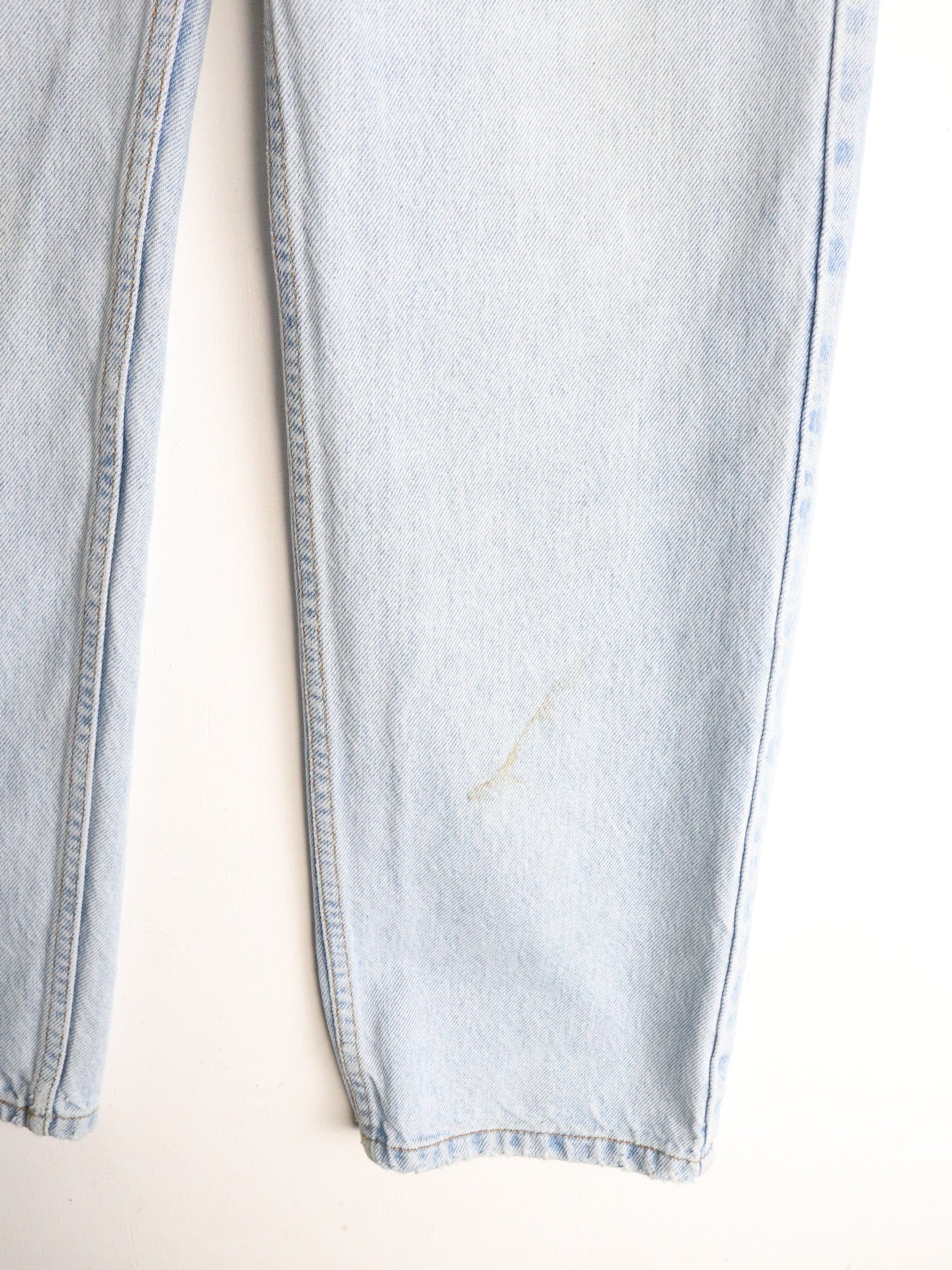 Vintage Levi's Denim Jeans Mens 36 x 30 Blue 505 Regular Straight from propervintagecanada