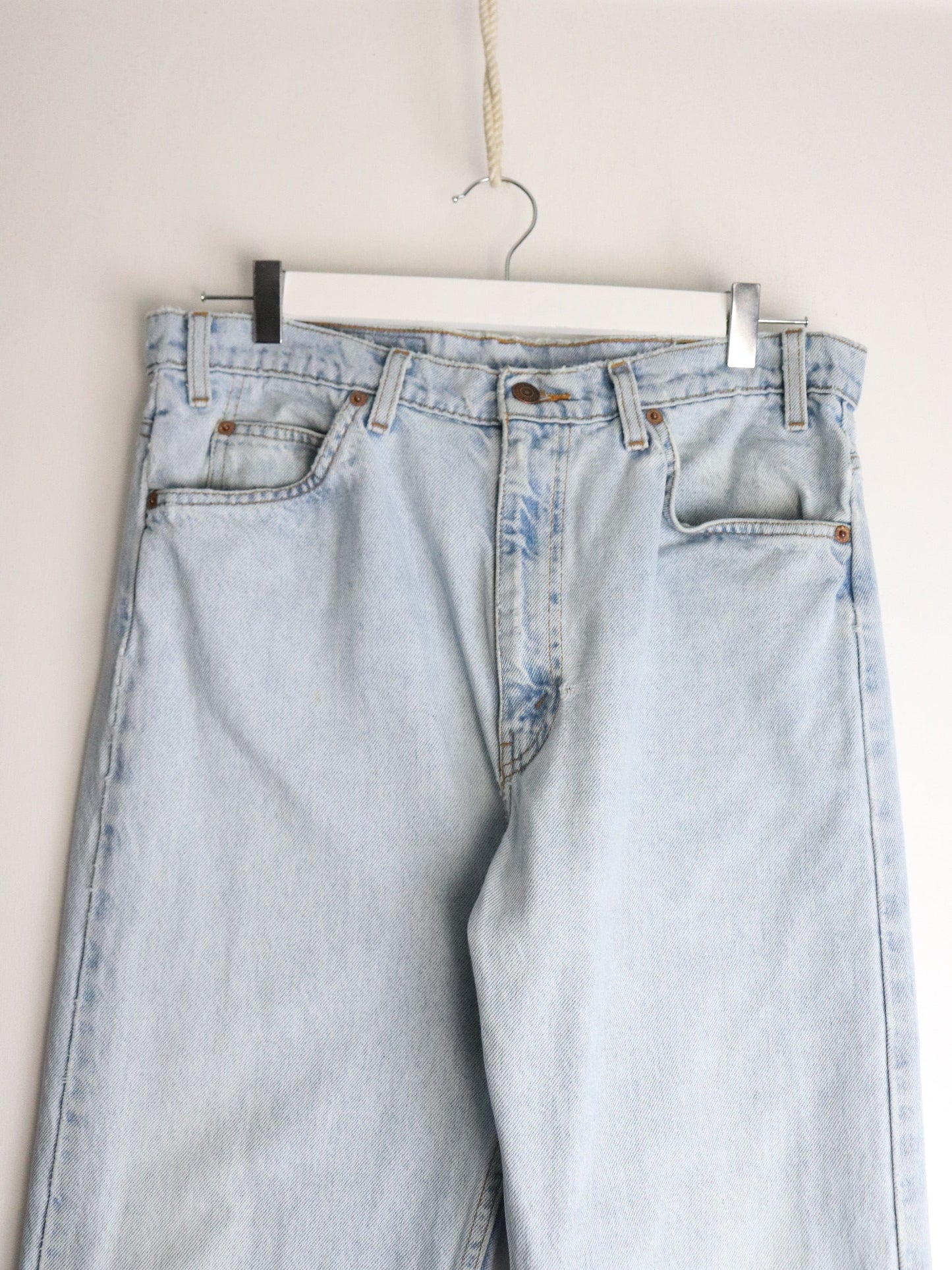 Vintage Levi's Denim Jeans Mens 36 x 30 Blue 505 Regular Straight from propervintagecanada