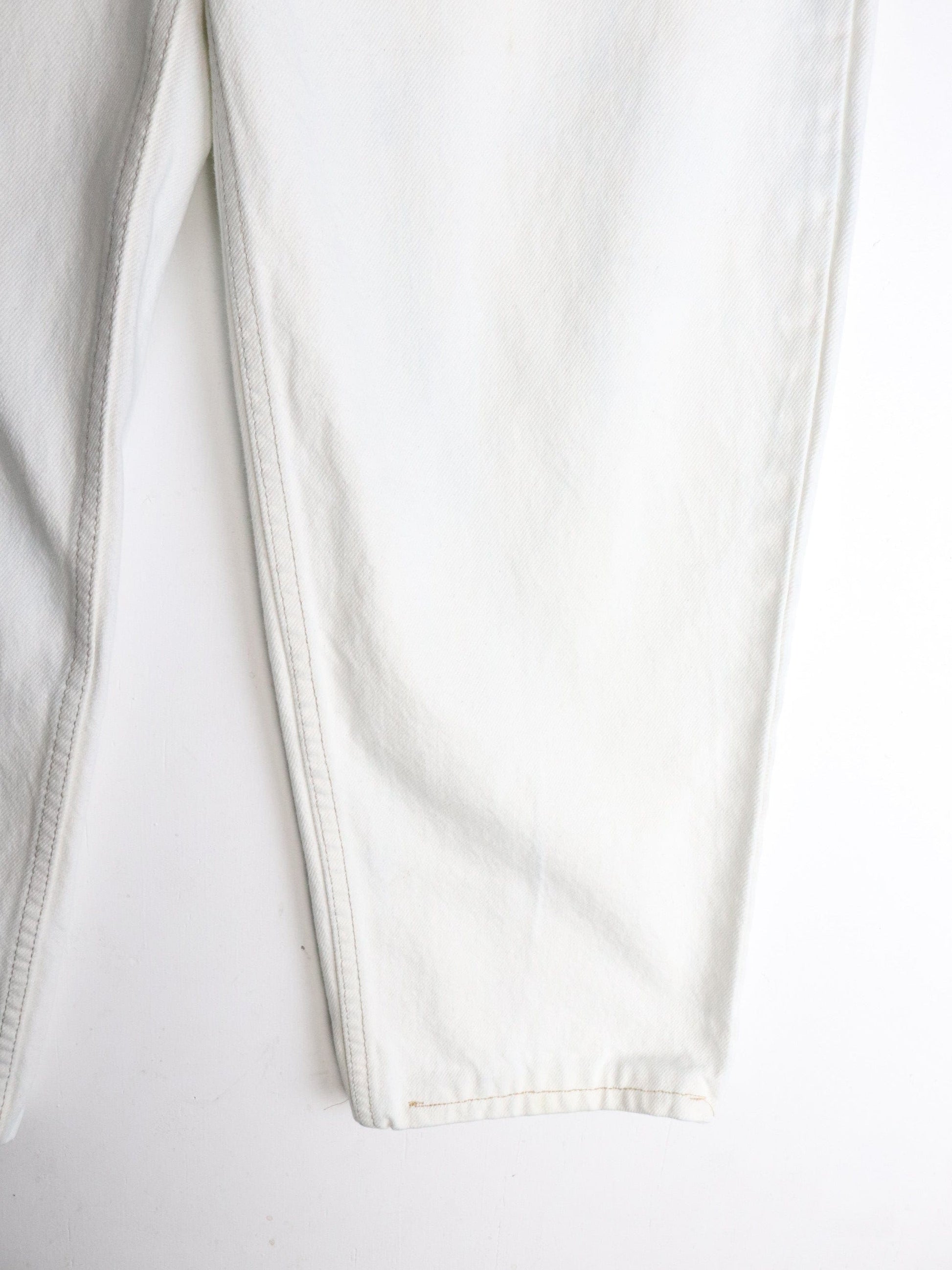 Vintage Levi's Denim Jeans Mens 36 x 30 White 550 Relaxed Tapered from propervintagecanada