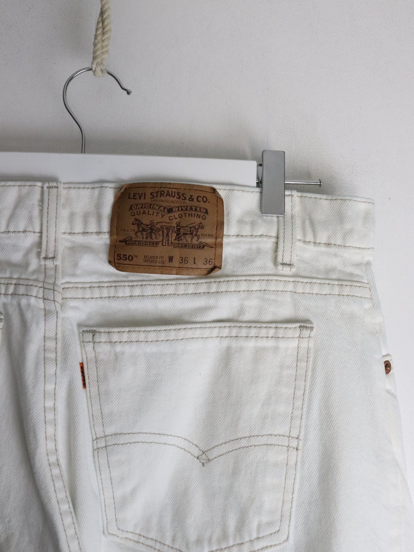 Vintage Levi's Denim Jeans Mens 36 x 30 White 550 Relaxed Tapered from propervintagecanada