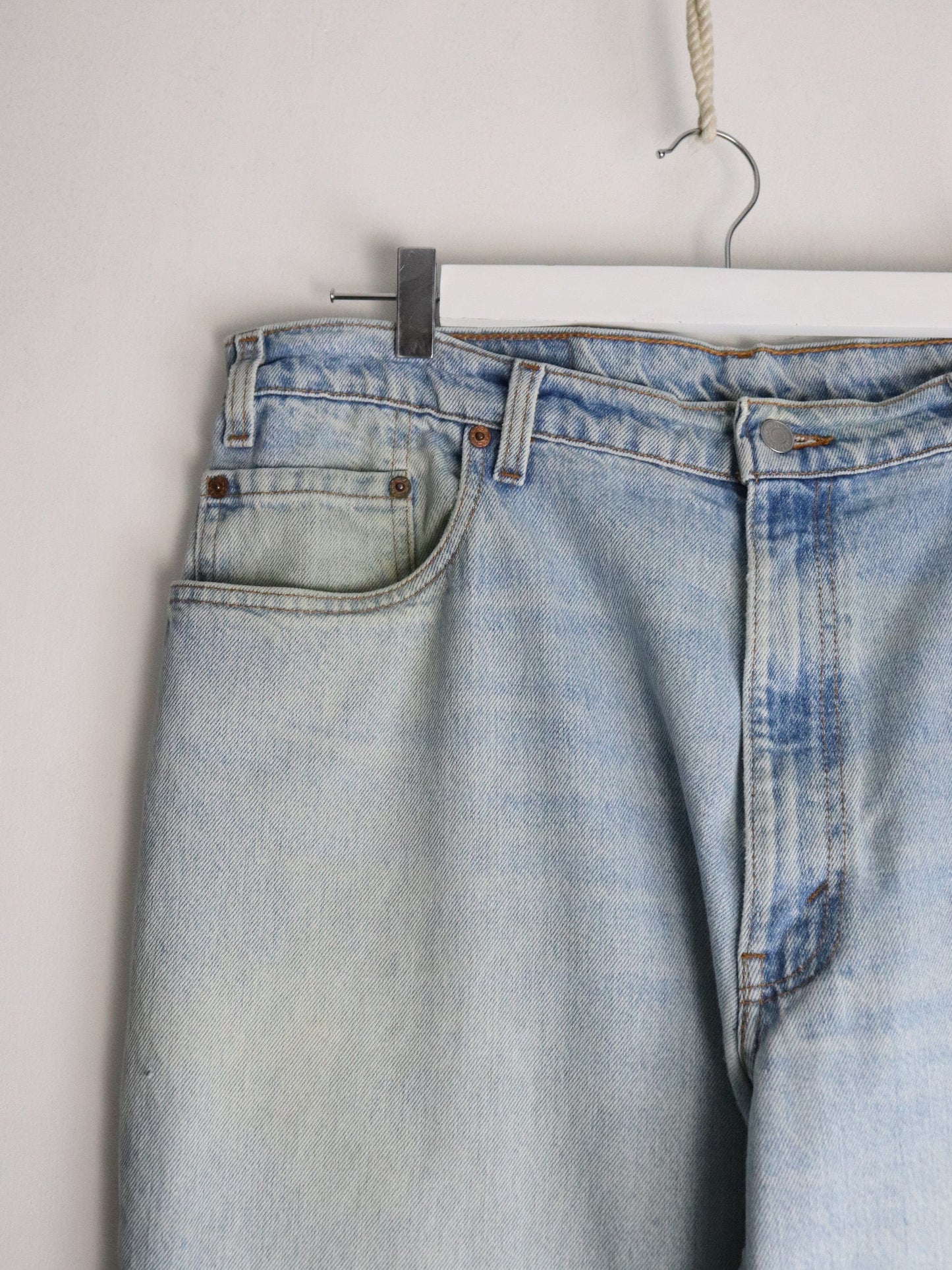 Vintage Levi's Denim Jeans Mens 38 x 30 Blue 560 Loose Tapered from propervintagecanada