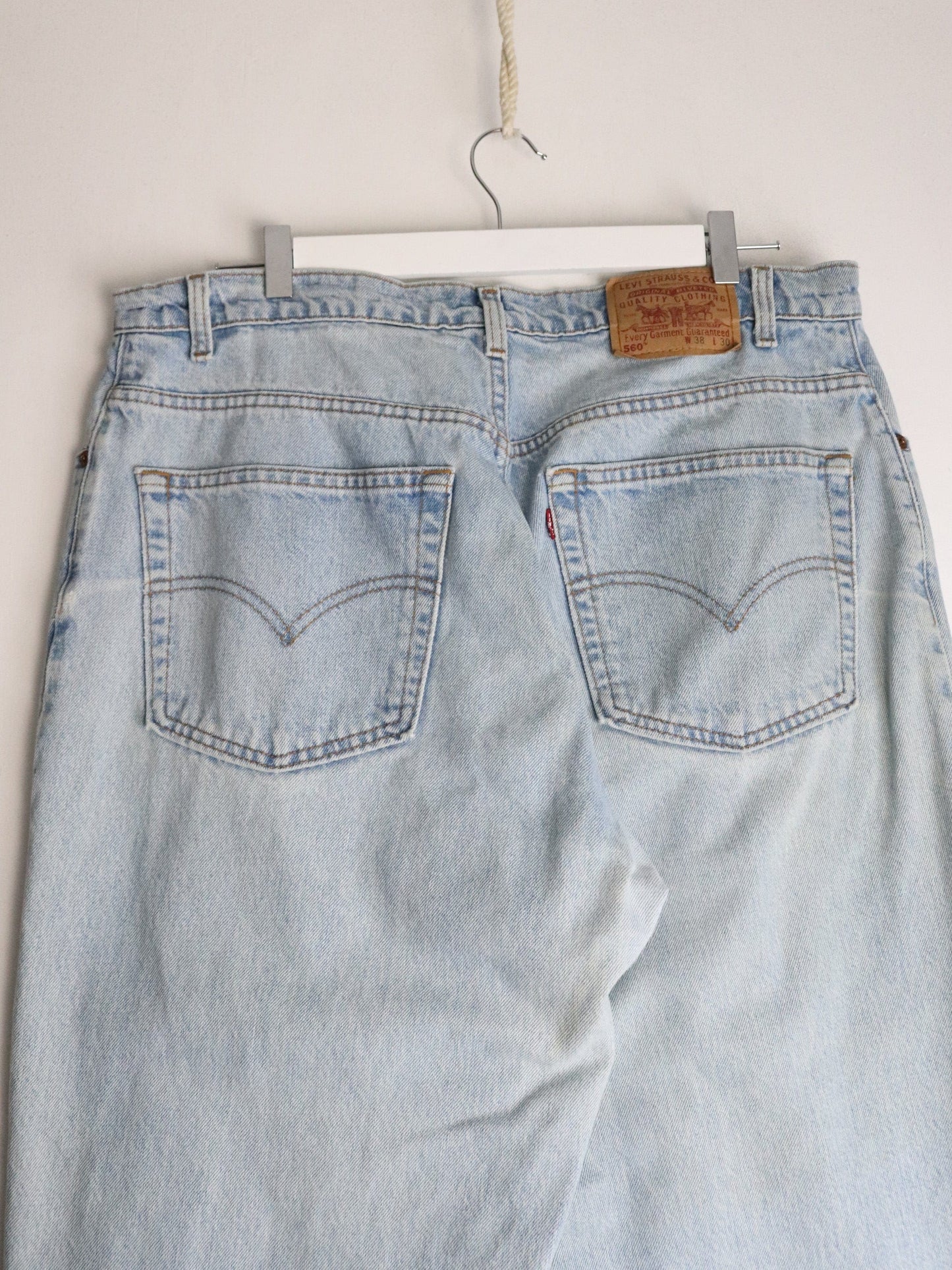 Vintage Levi's Denim Jeans Mens 38 x 30 Blue 560 Loose Tapered from propervintagecanada