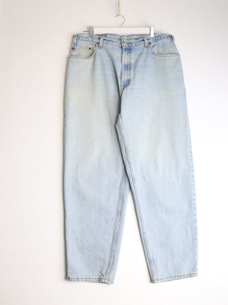 Vintage Levi's Denim Jeans Mens 38 x 30 Blue 560 Loose Tapered from propervintagecanada