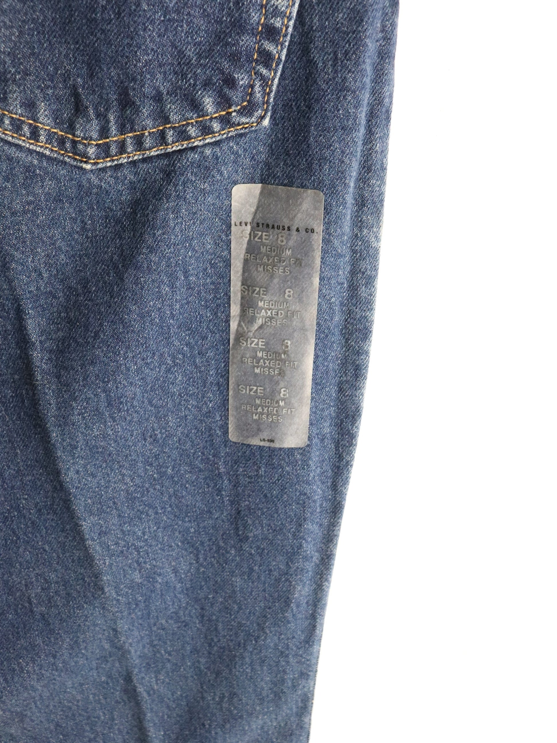 Vintage Levi's Denim Jeans Womens 8 Blue Relaxed Tapered from propervintagecanada