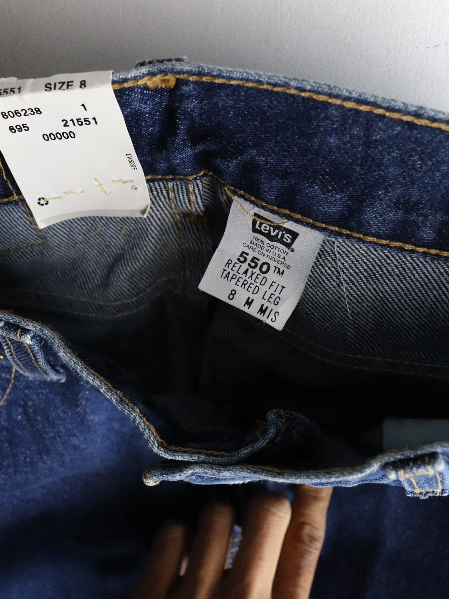 Vintage Levi's Denim Jeans Womens 8 Blue Relaxed Tapered from propervintagecanada