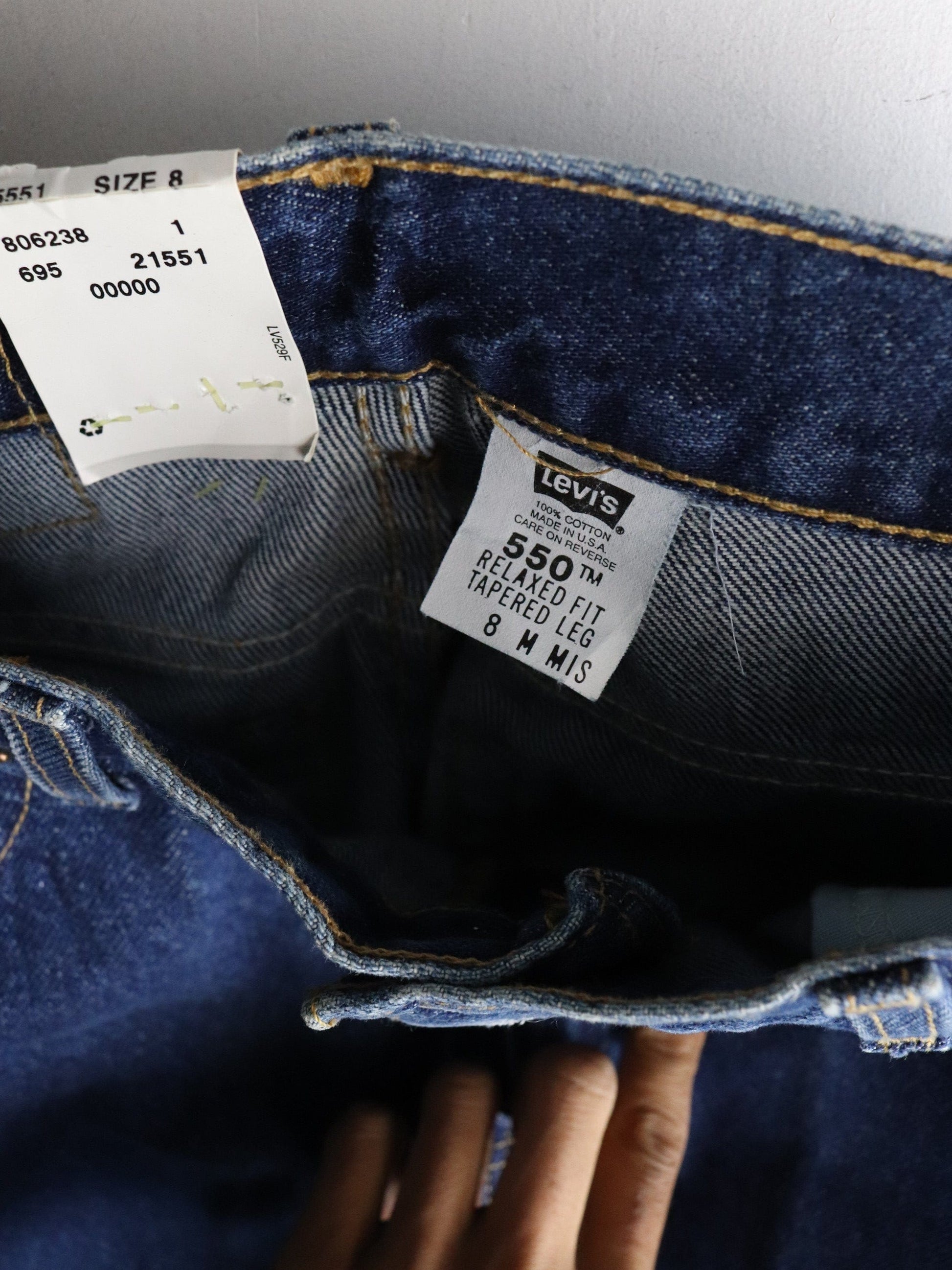 Vintage Levi's Denim Jeans Womens 8 Blue Relaxed Tapered from propervintagecanada