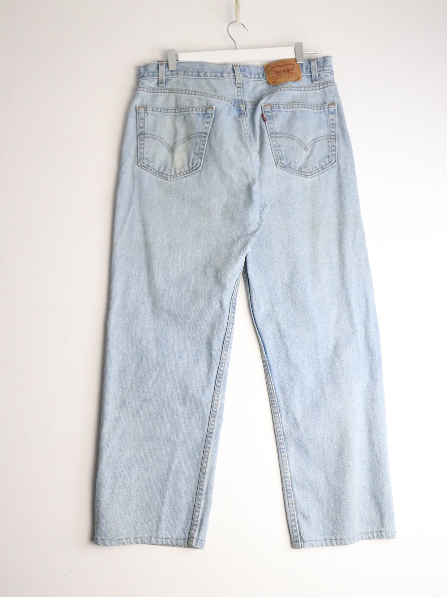 Vintage Levi's Pants Fits Mens 36 x 28 Blue Denim Jeans 505 Regular Straight from propervintagecanada