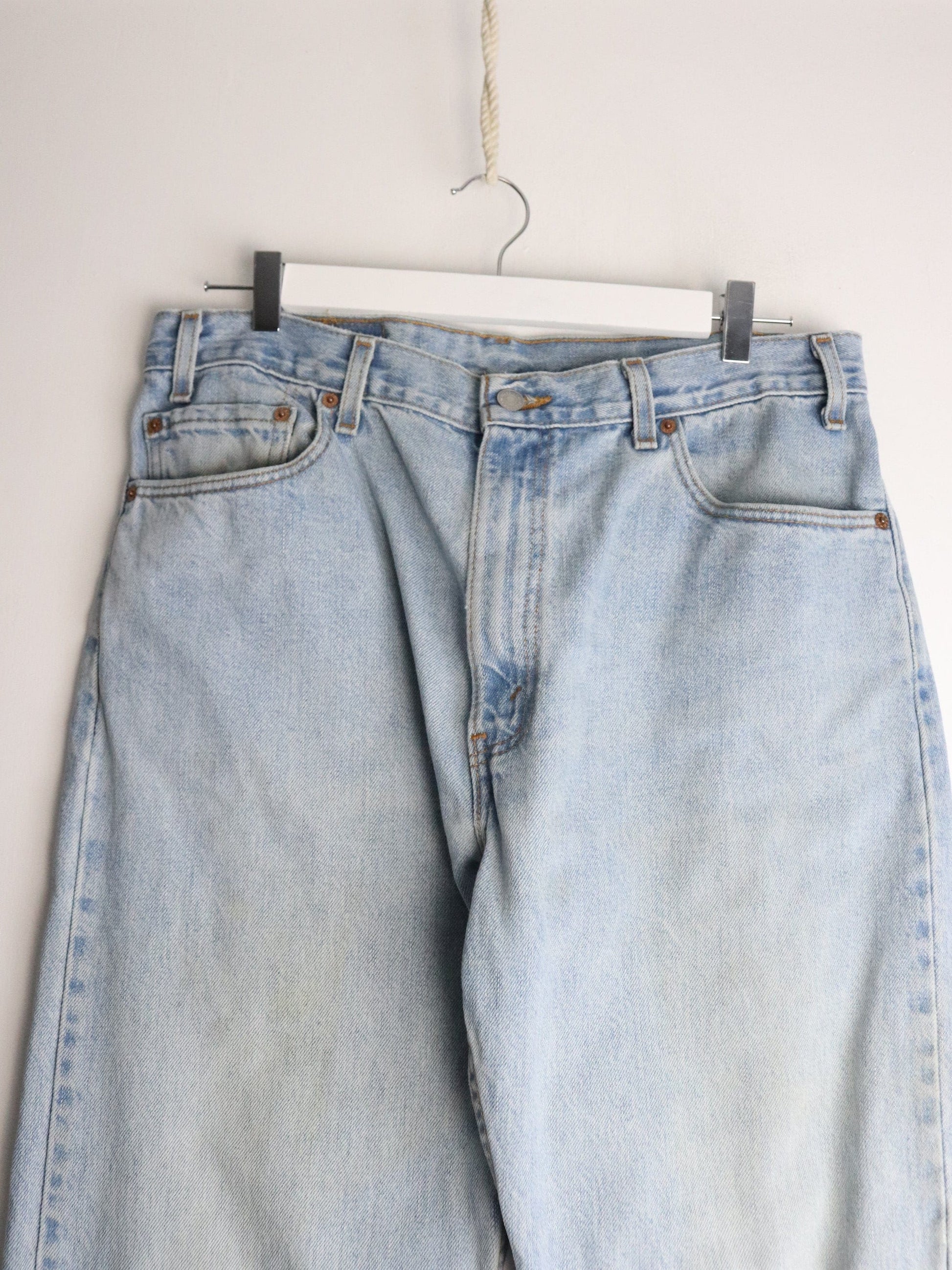 Vintage Levi's Pants Fits Mens 36 x 28 Blue Denim Jeans 505 Regular Straight from propervintagecanada