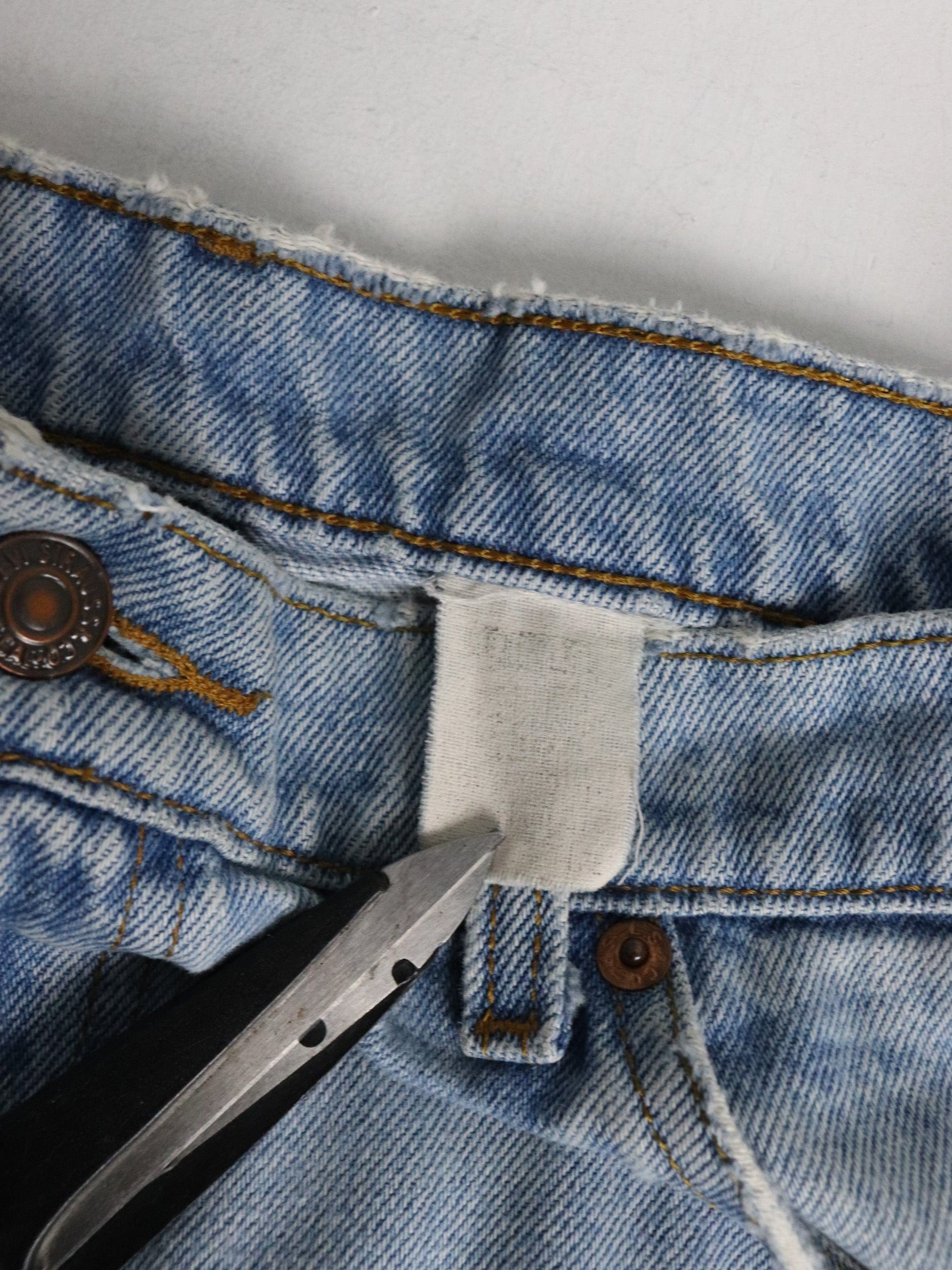 Vintage Levi's Pants Mens 34 x 31 Blue Denim Jeans Relaxed Tapered