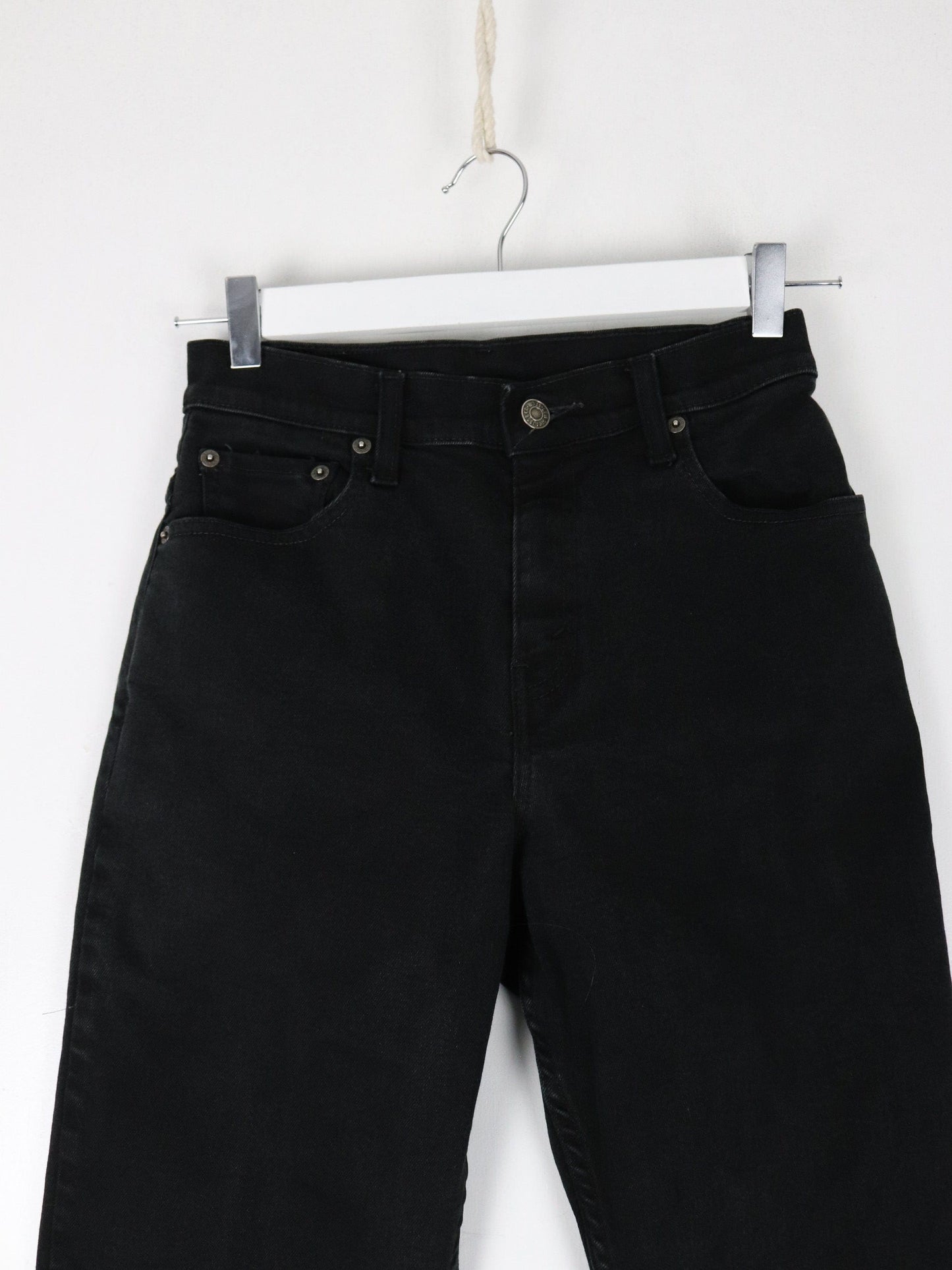 Vintage Levi's Pants Womens 4 Black Denim Jeans 550 Relaxed Tapered 25 x 28 from propervintagecanada