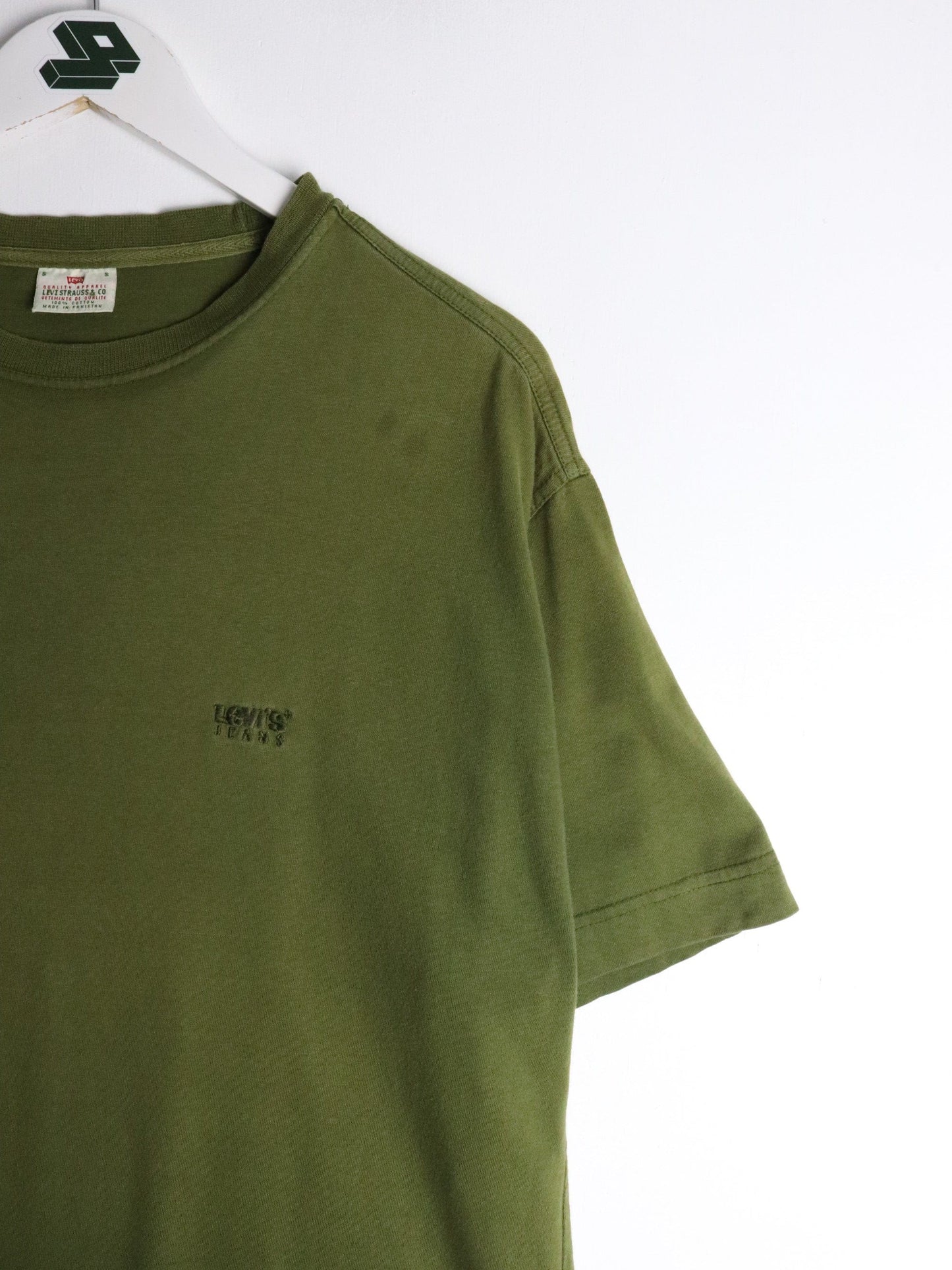 Vintage Levi's T Shirt Mens Small Green from propervintagecanada