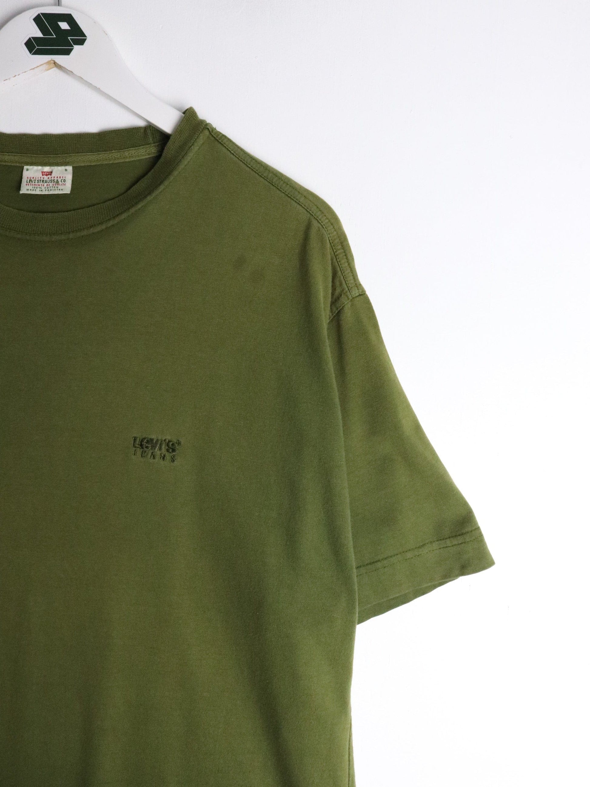 Vintage Levi's T Shirt Mens Small Green from propervintagecanada