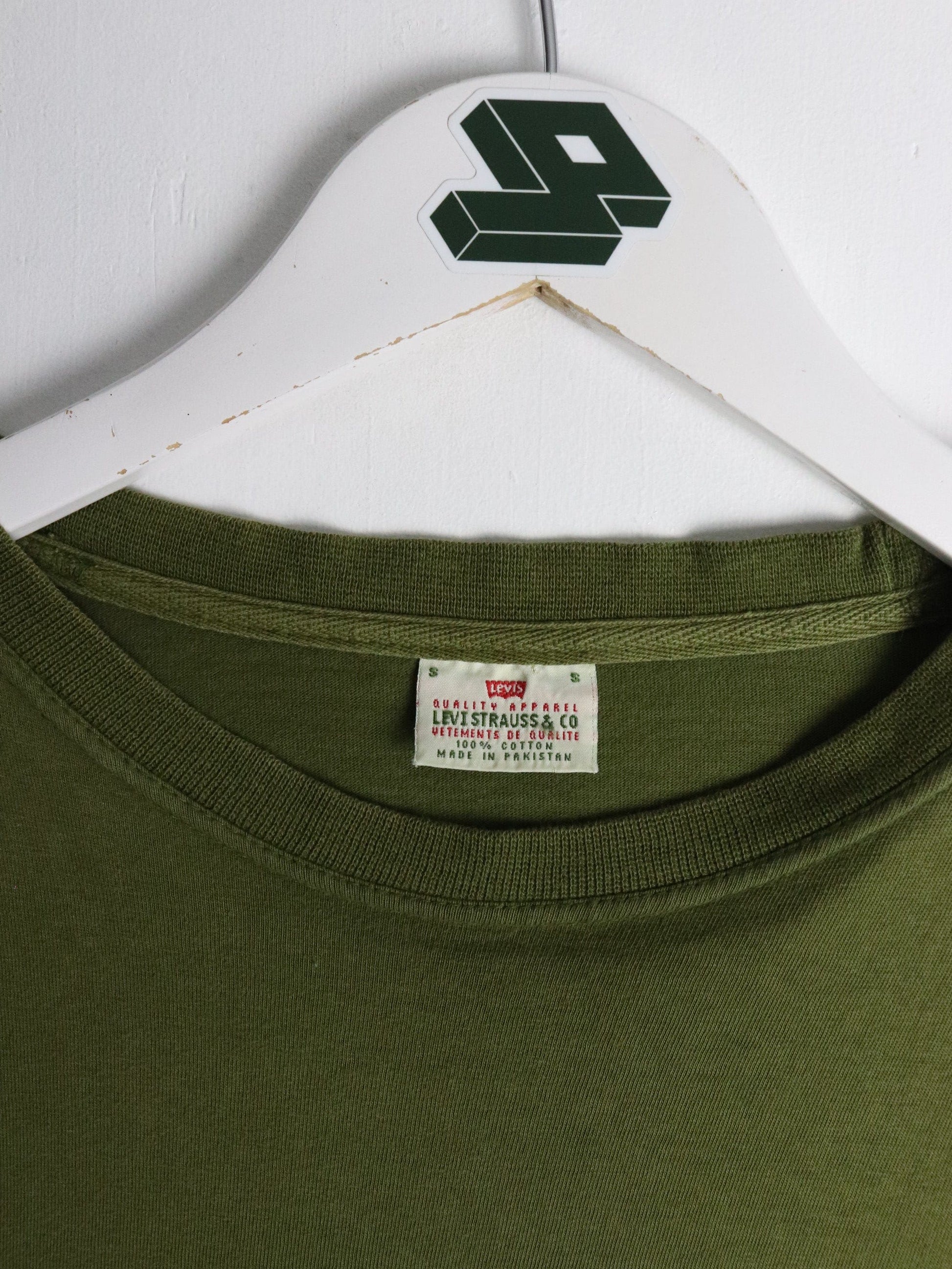 Vintage Levi's T Shirt Mens Small Green from propervintagecanada
