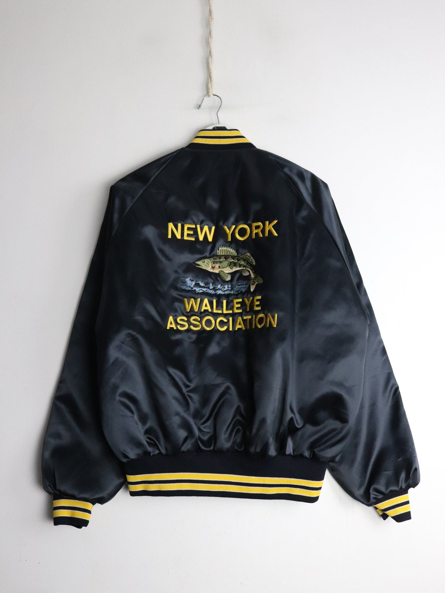 Vintage New York Walleye Assoc. Jacket Mens Large Blue Satin from propervintagecanada
