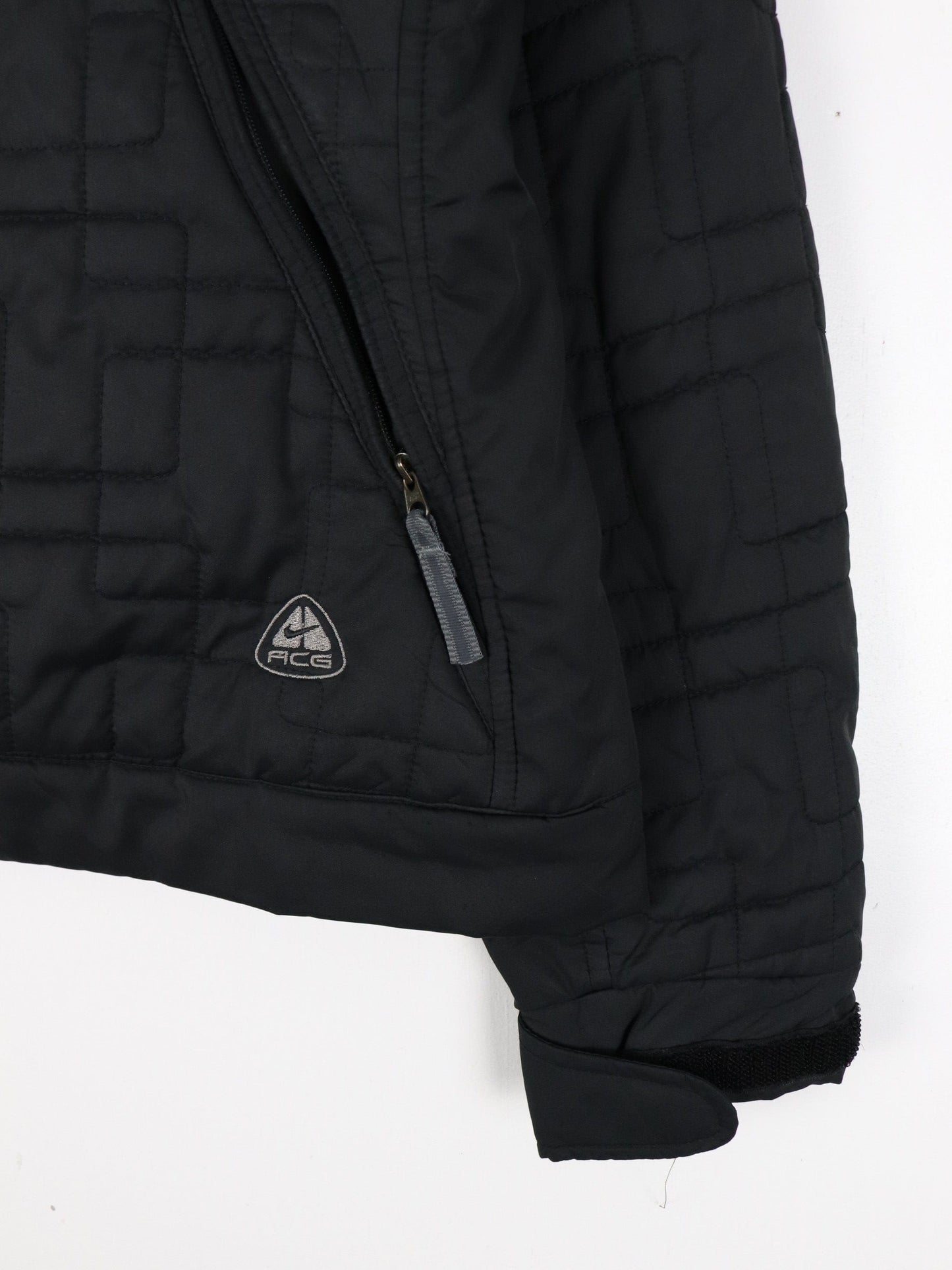 Vintage Nike ACG Jacket Womens Large Black Quilt Coat Outdoors Layer 3 from propervintagecanada