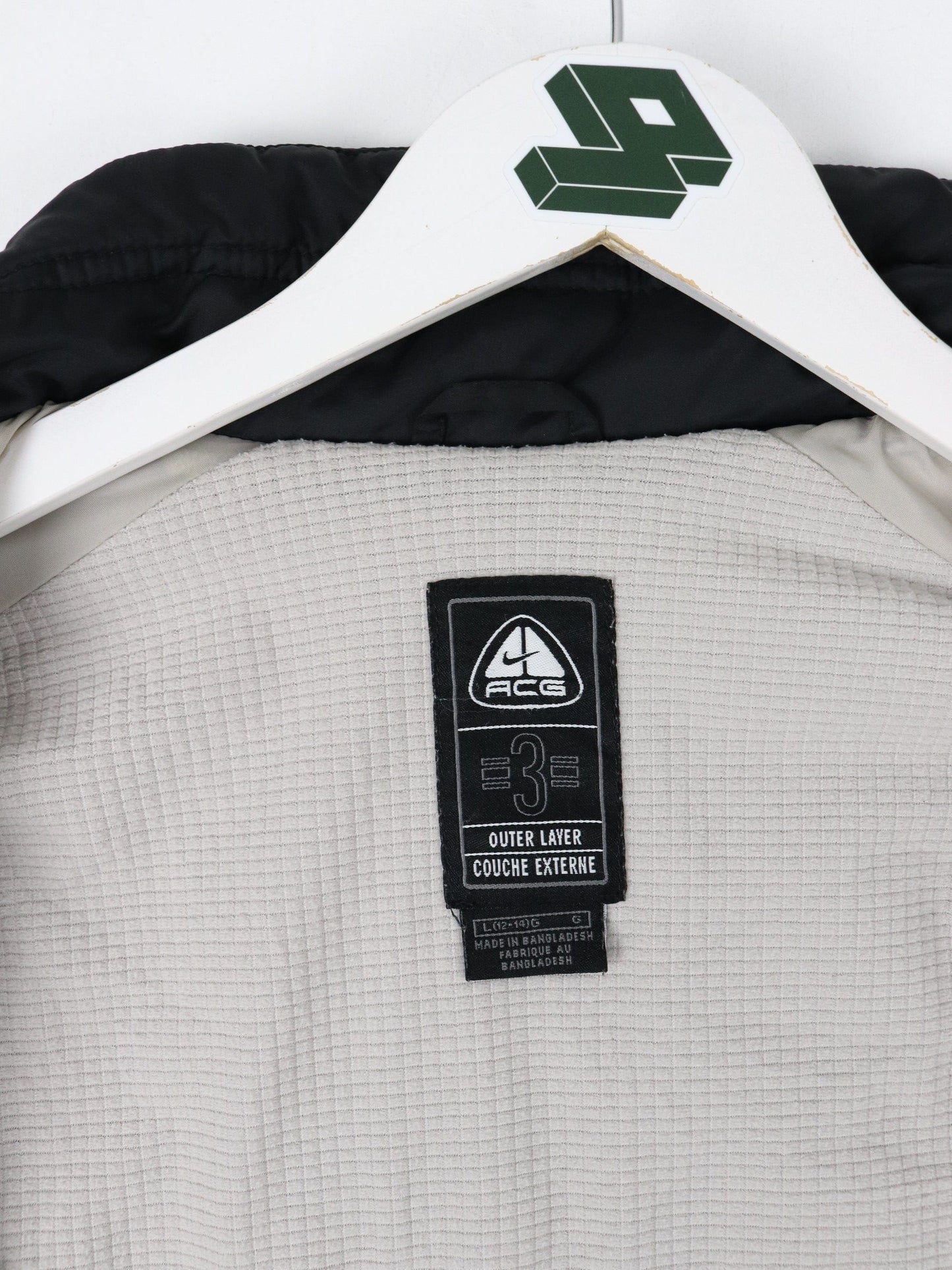 Vintage Nike ACG Jacket Womens Large Black Quilt Coat Outdoors Layer 3 from propervintagecanada