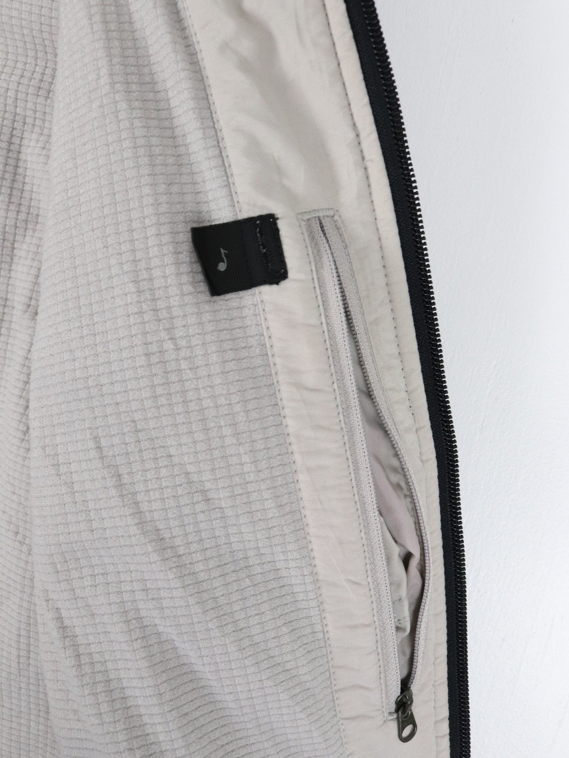 Vintage Nike ACG Jacket Womens Large Black Quilt Coat Outdoors Layer 3 from propervintagecanada