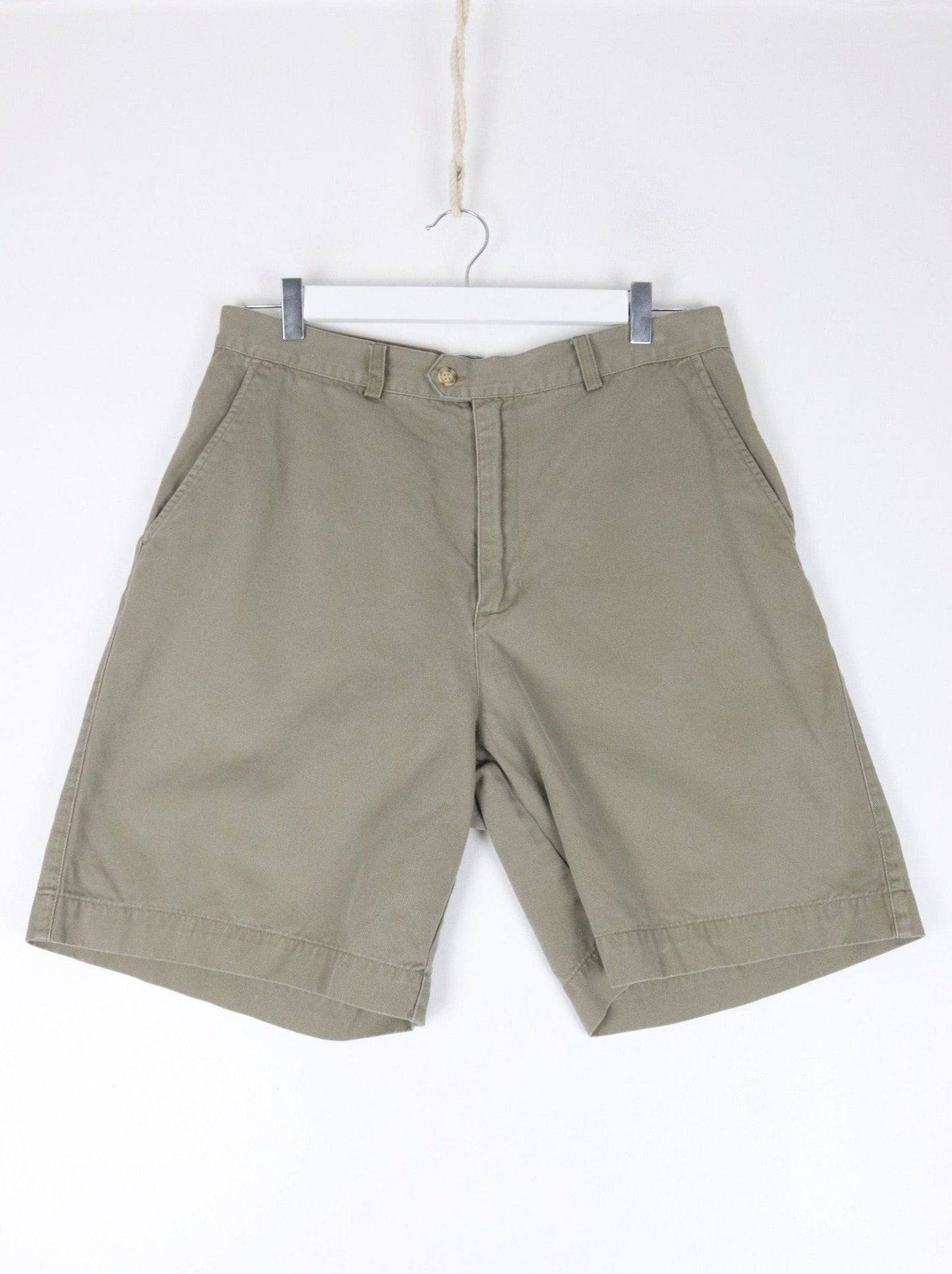 Vintage Old Navy Shorts Fits Mens 32 Green Chino from propervintagecanada