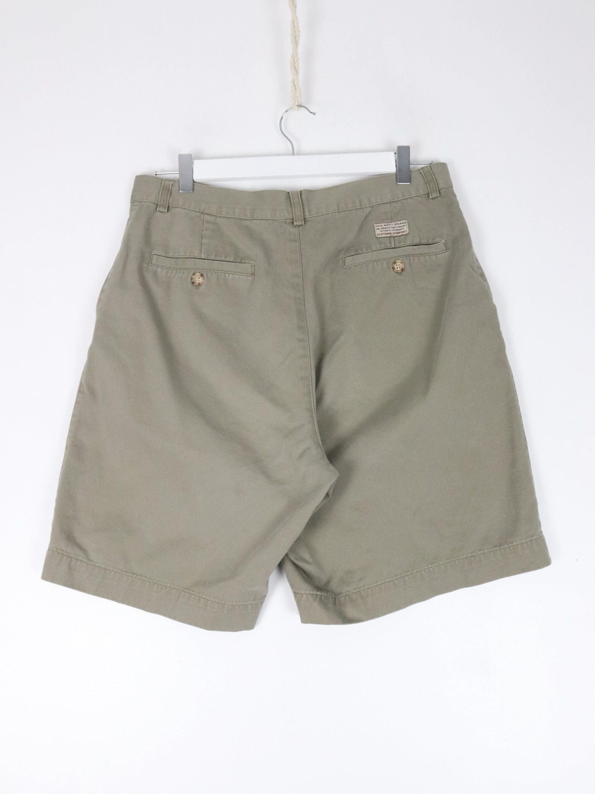 Vintage Old Navy Shorts Fits Mens 32 Green Chino from propervintagecanada