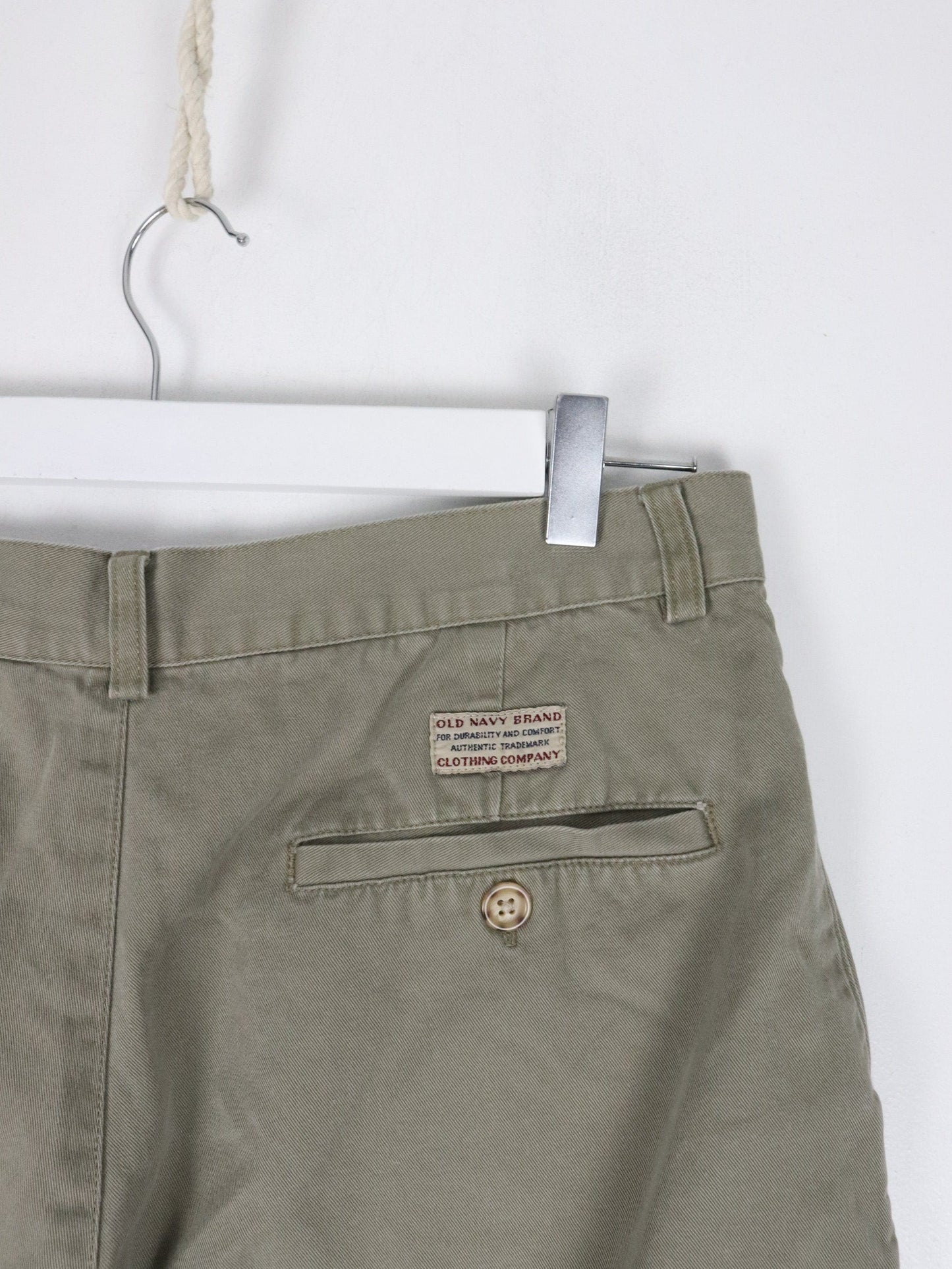 Vintage Old Navy Shorts Fits Mens 32 Green Chino from propervintagecanada