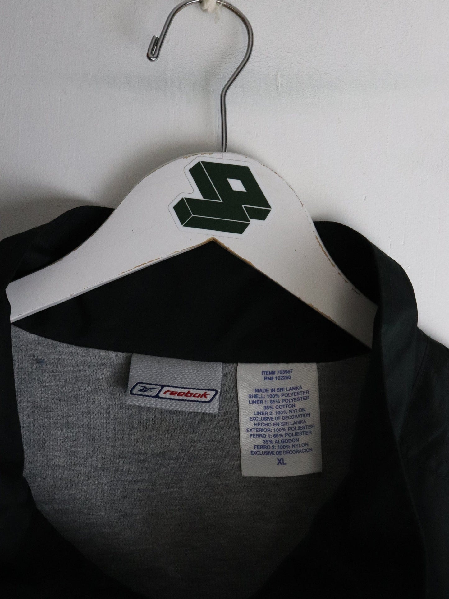 Vintage Reebok Windbreaker Mens XL Black from propervintagecanada